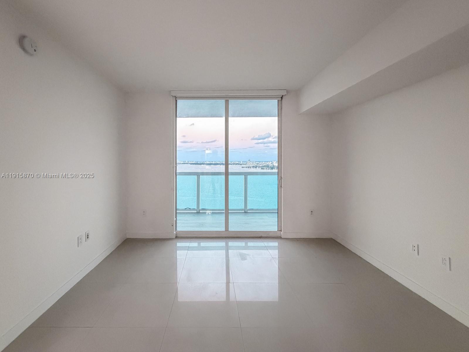 1800 N Bayshore Dr # 3705