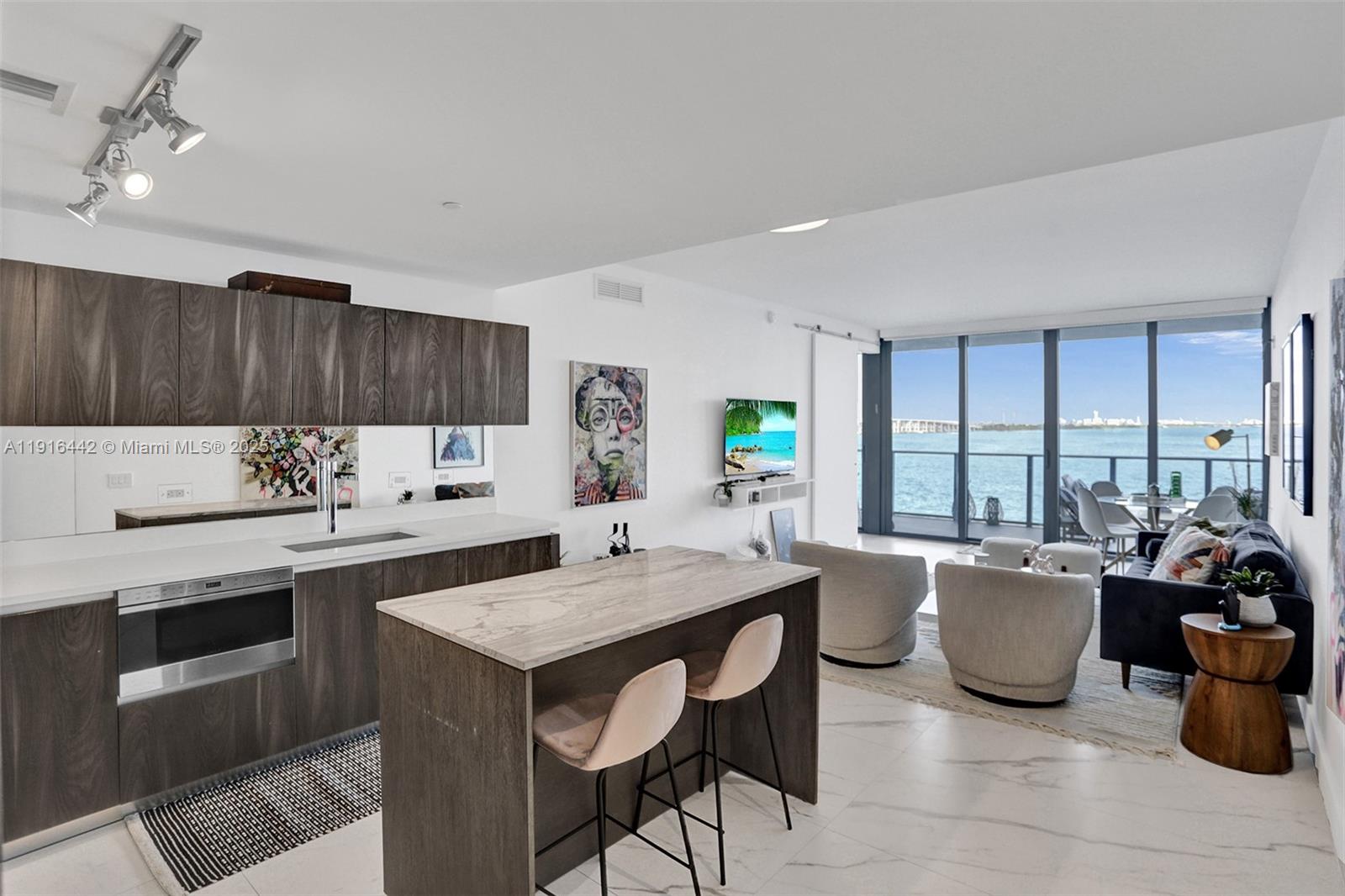 3131 NE 7th Ave # 403