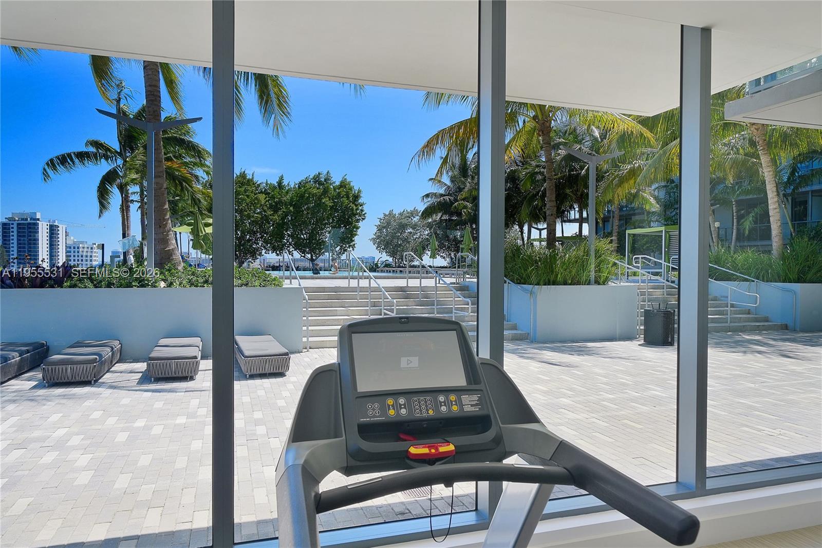 2960 2960 NE 207th St # 615