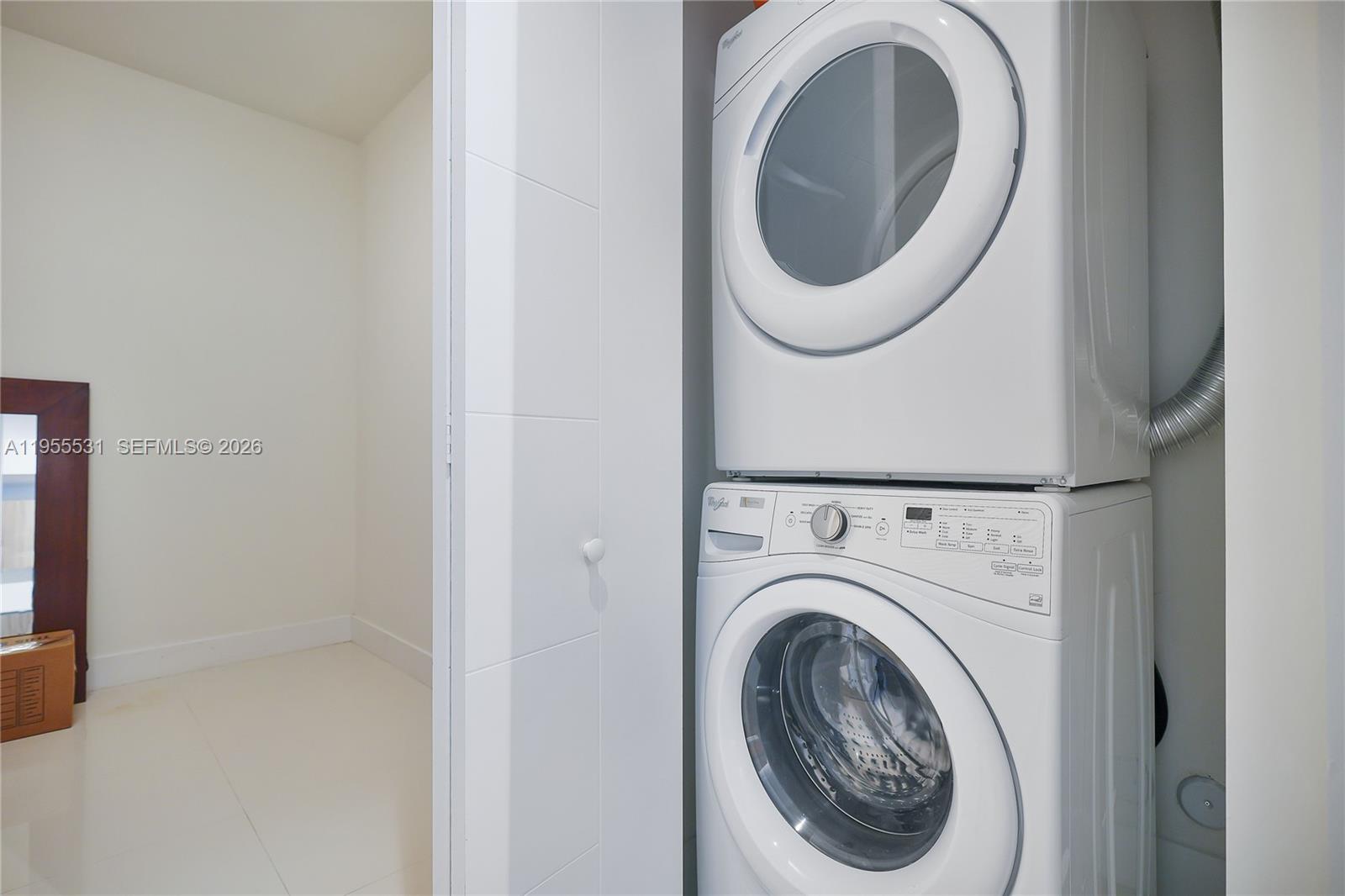 2960 2960 NE 207th St # 615