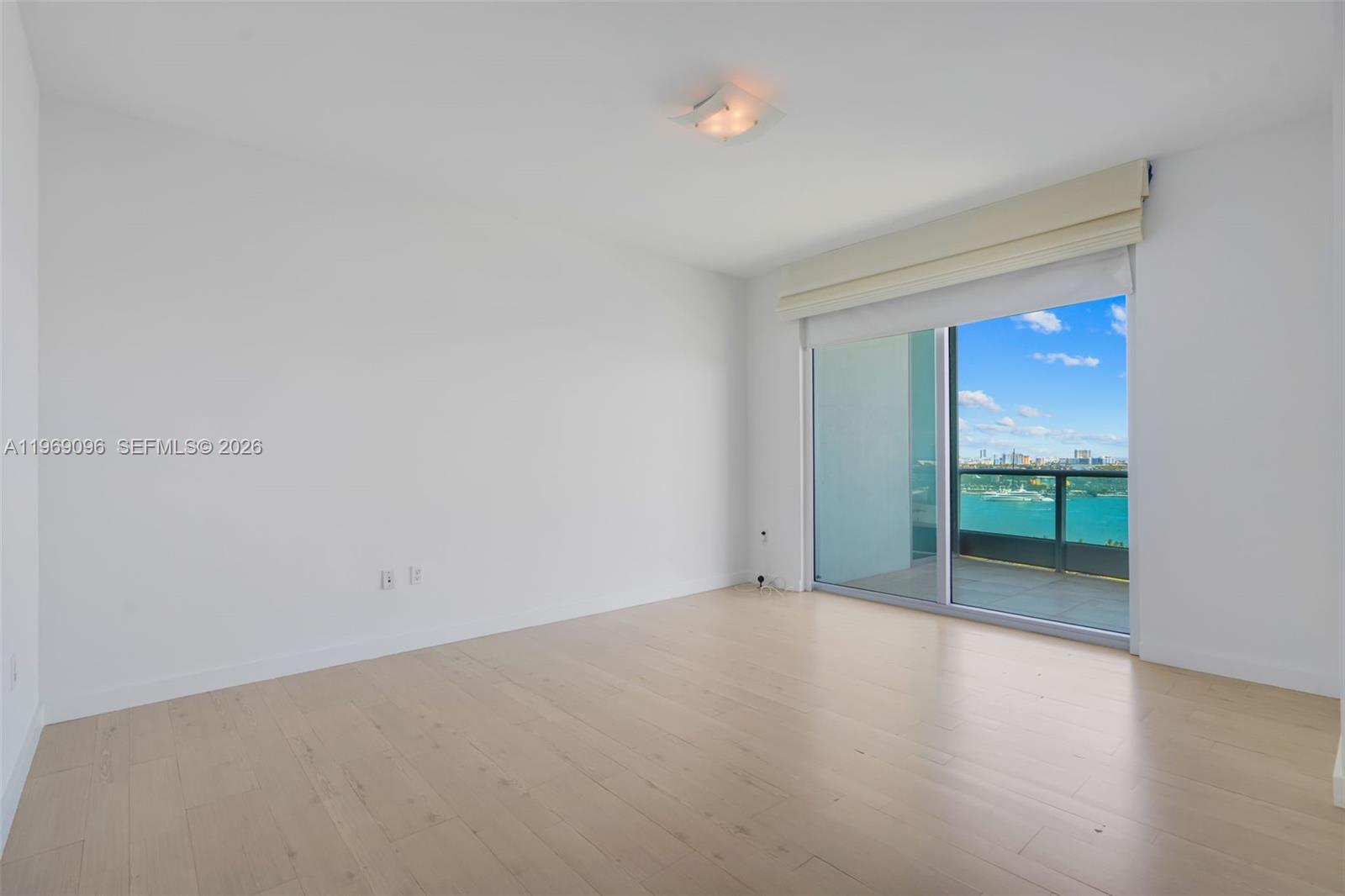 900 Biscayne Blvd # 2401