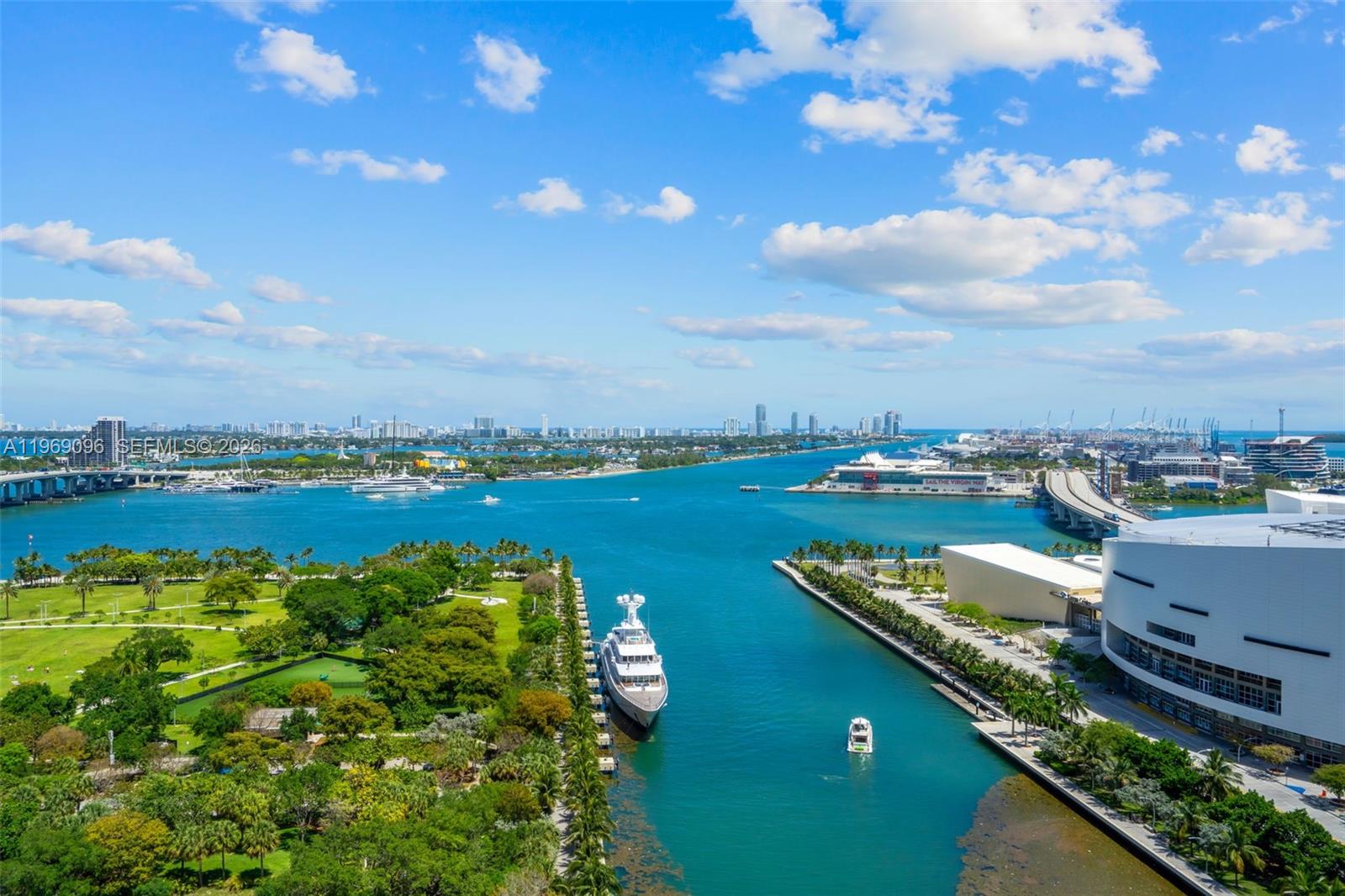 900 Biscayne Blvd # 2401