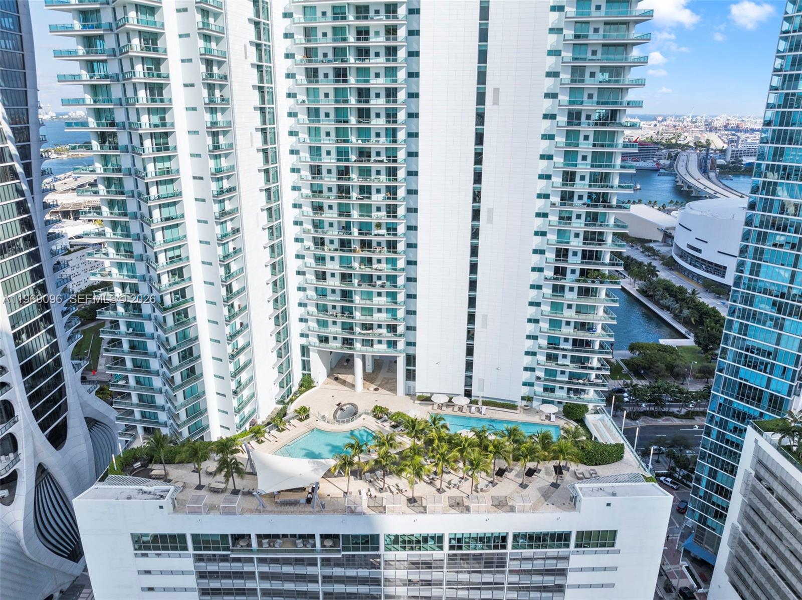 900 Biscayne Blvd # 2401