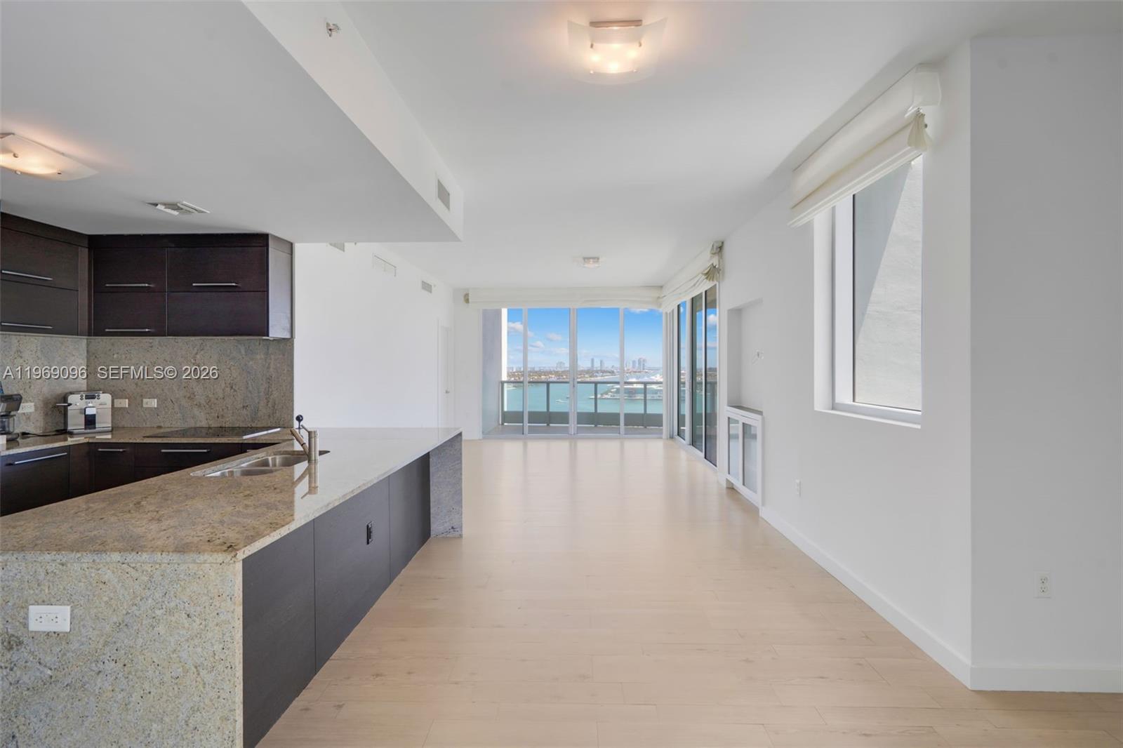 900 Biscayne Blvd # 2401