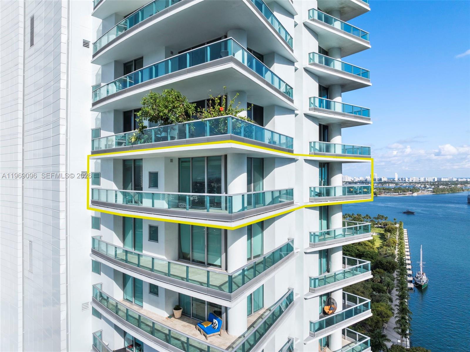 900 Biscayne Blvd # 2401