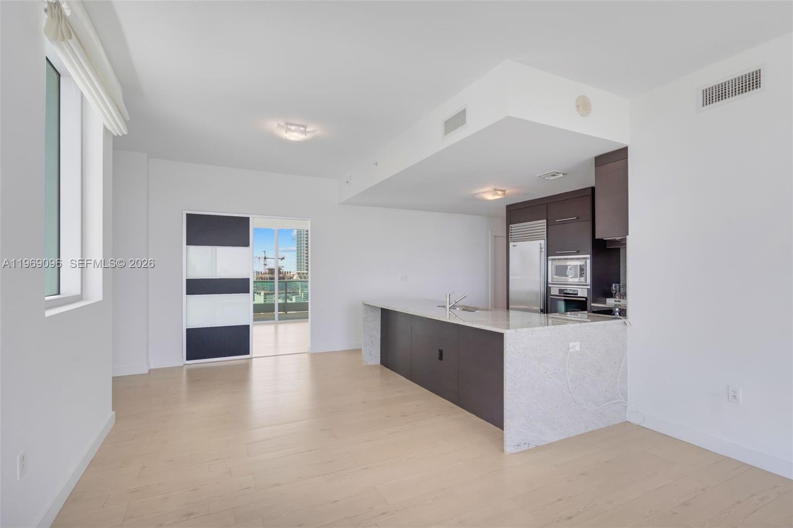900 Biscayne Blvd # 2401
