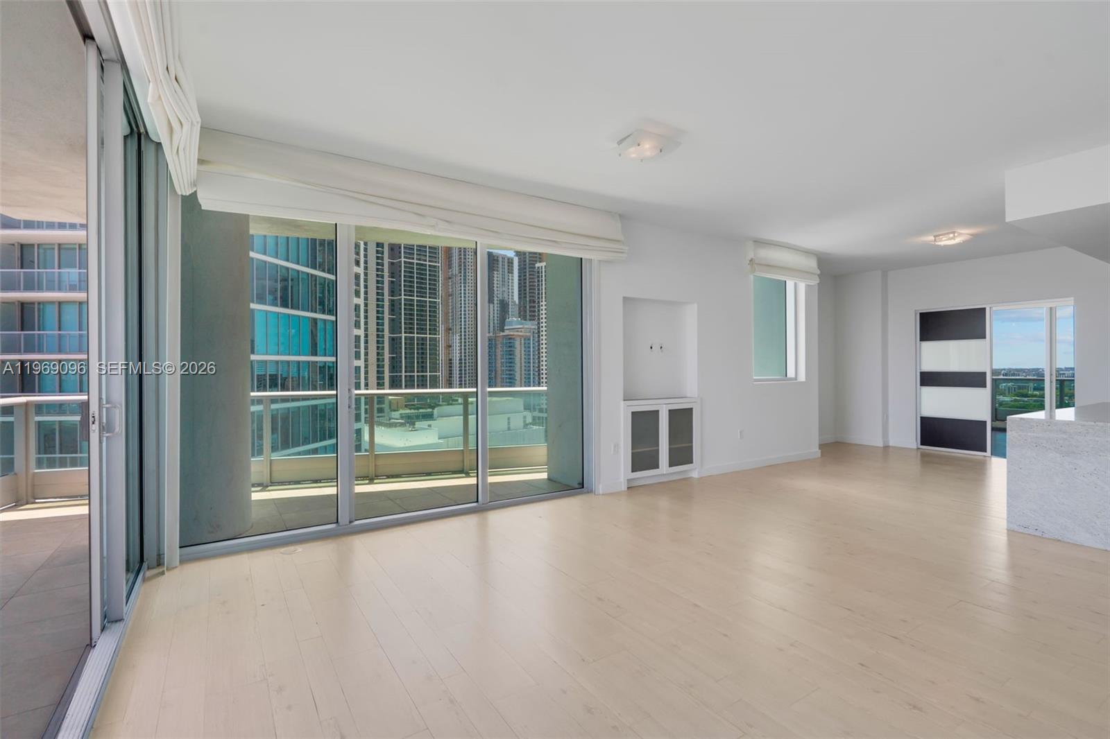900 Biscayne Blvd # 2401