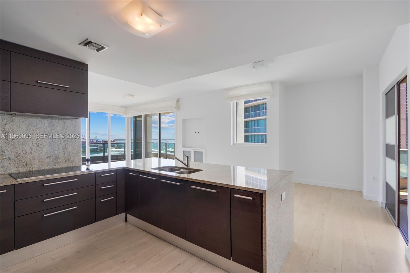 900 Biscayne Blvd # 2401
