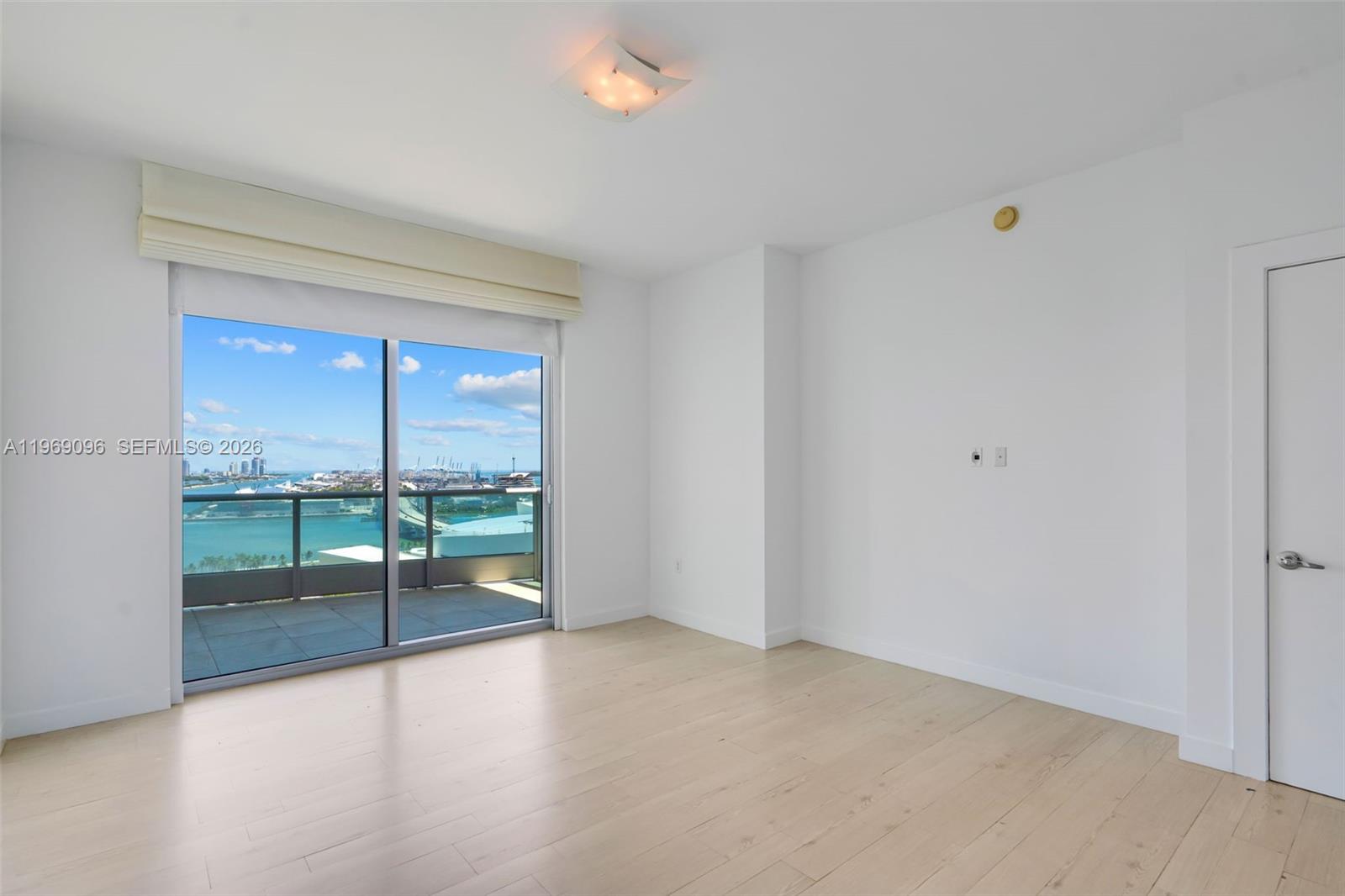 900 Biscayne Blvd # 2401
