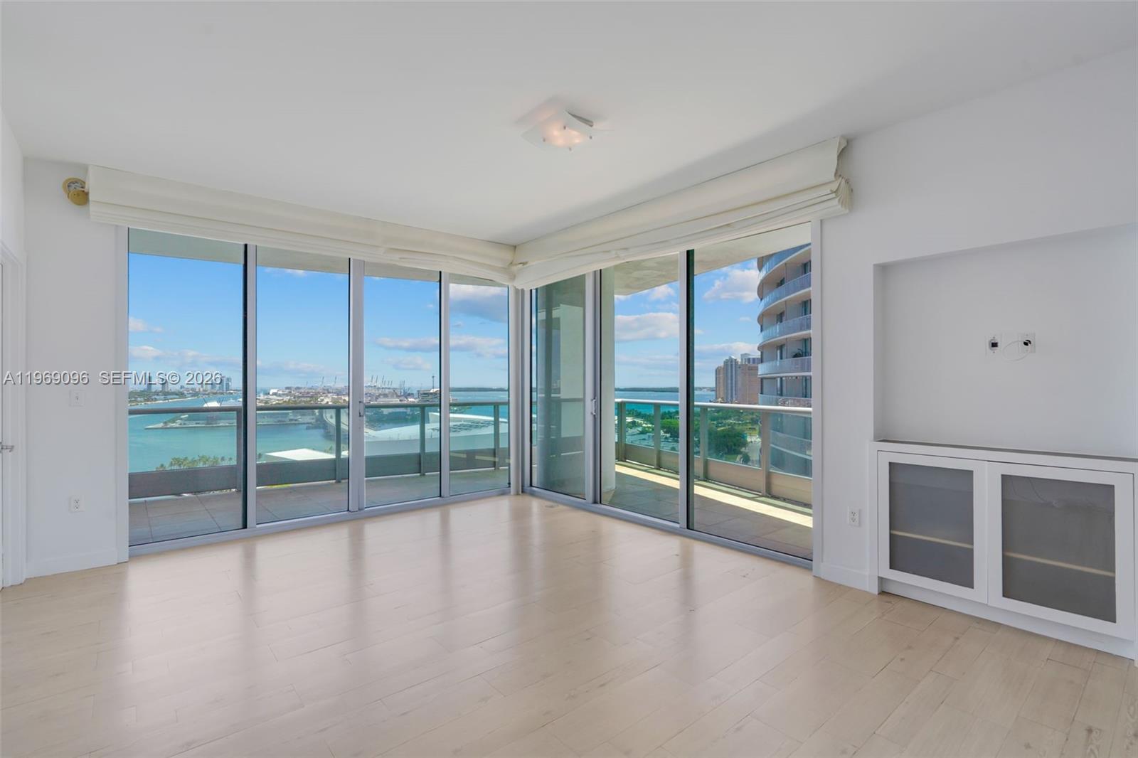 900 Biscayne Blvd # 2401
