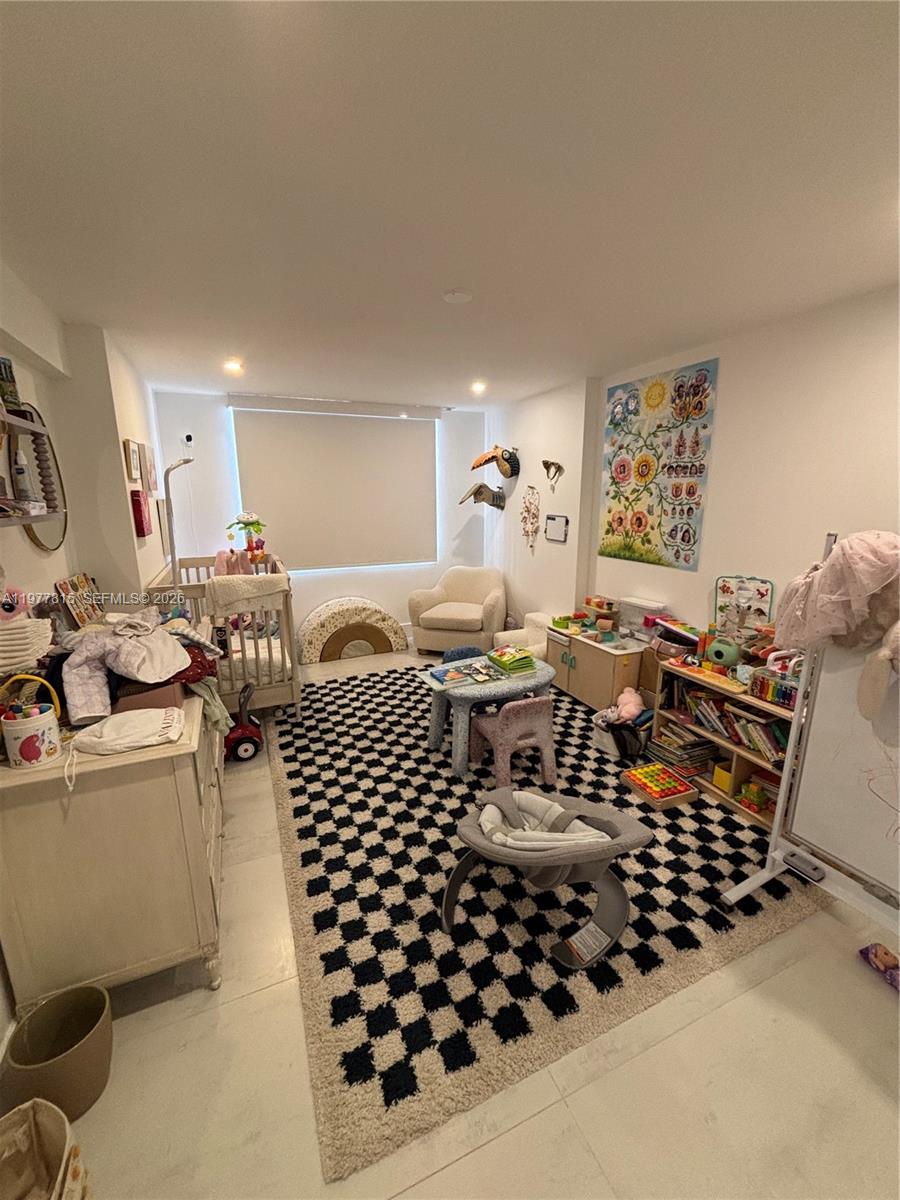 6039 Collins Ave # 617 Unit: 615-617