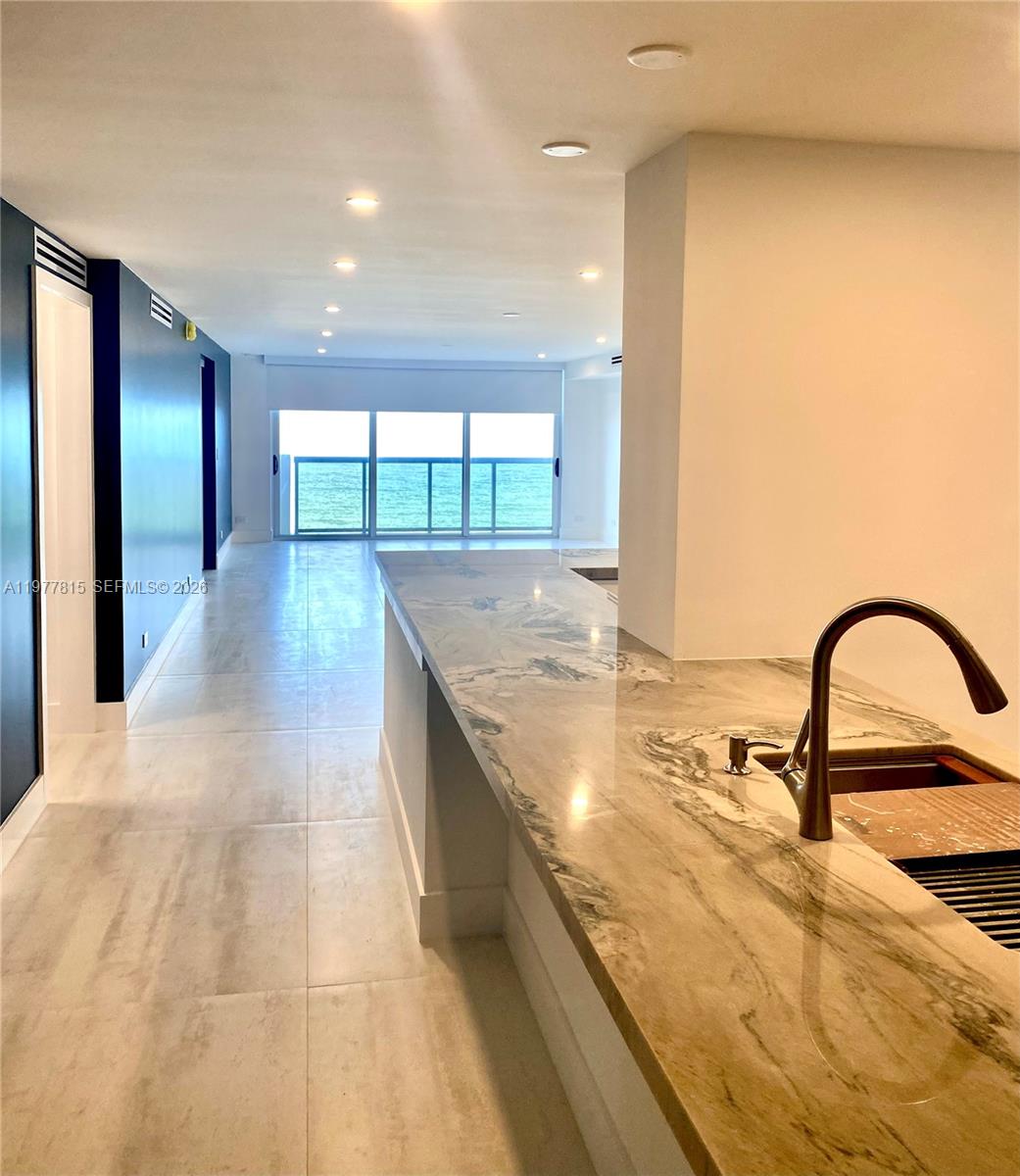 6039 Collins Ave # 617 Unit: 615-617