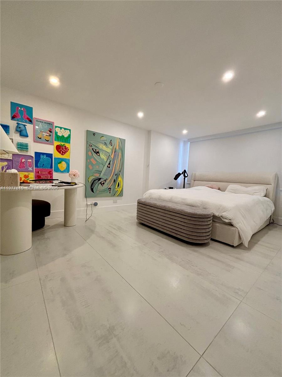 6039 Collins Ave # 617 Unit: 615-617