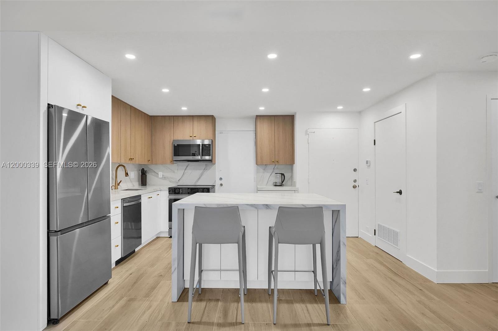 3505 S Ocean Dr # 808