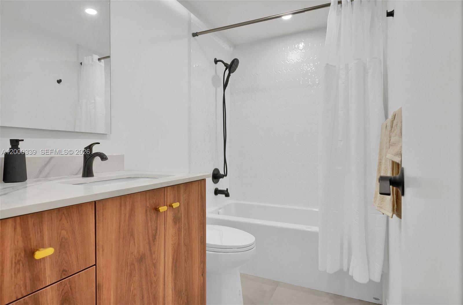 3505 S Ocean Dr # 808