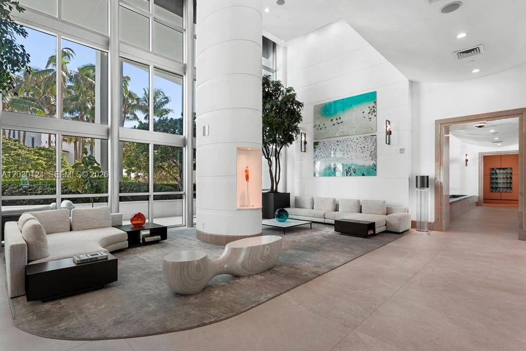 5959 Collins Ave # 807