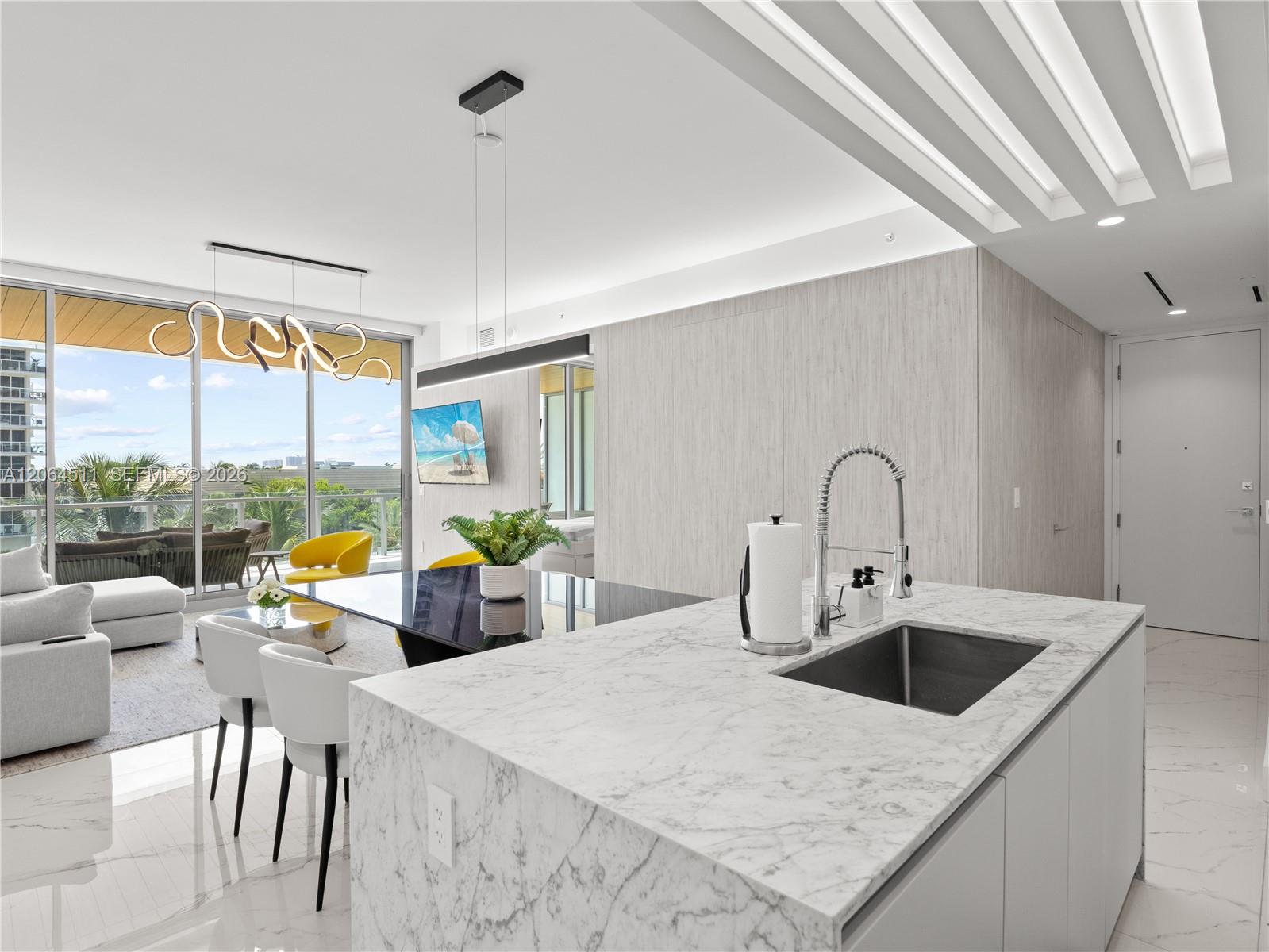 5775 Collins Ave # 405