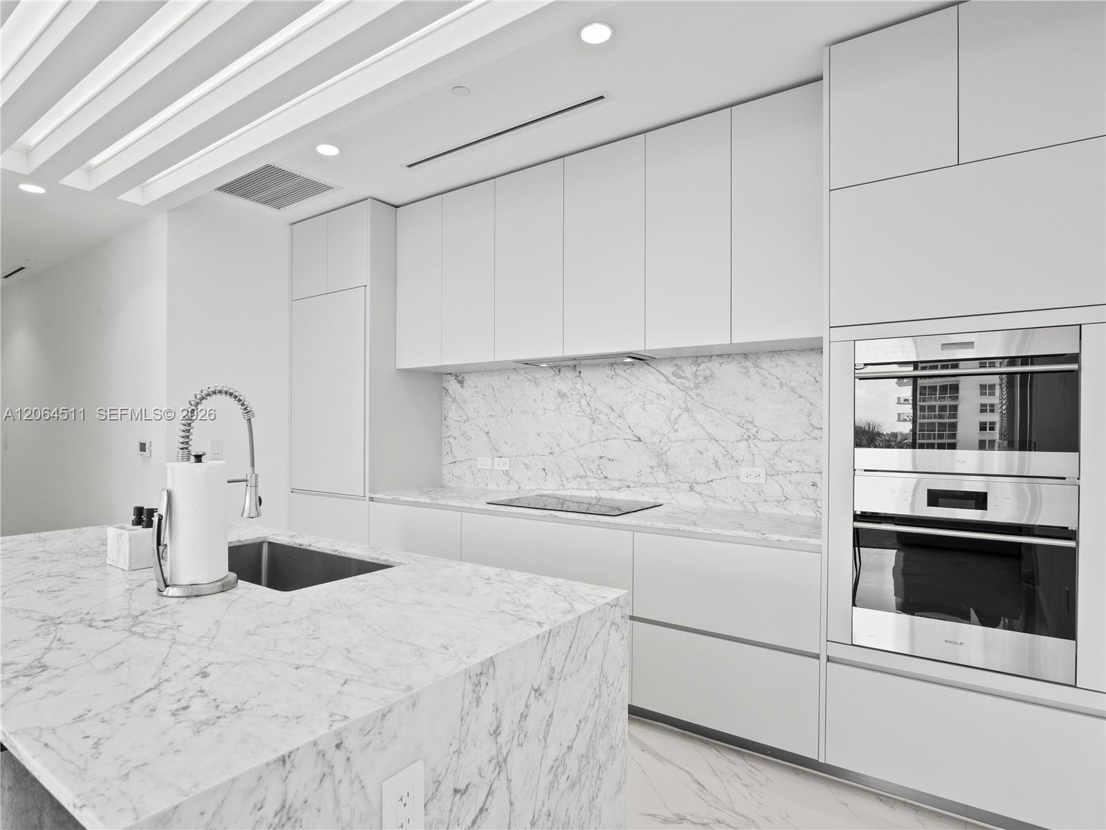 5775 Collins Ave # 405