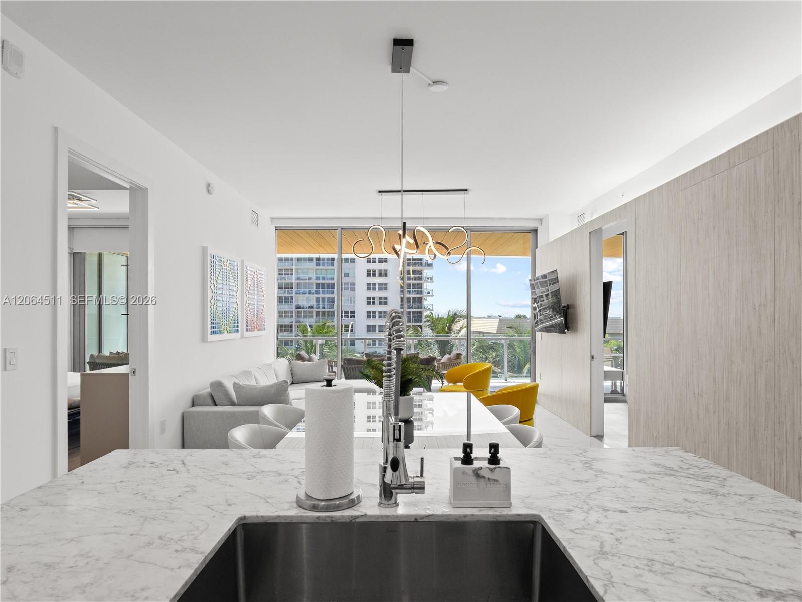 5775 Collins Ave # 405