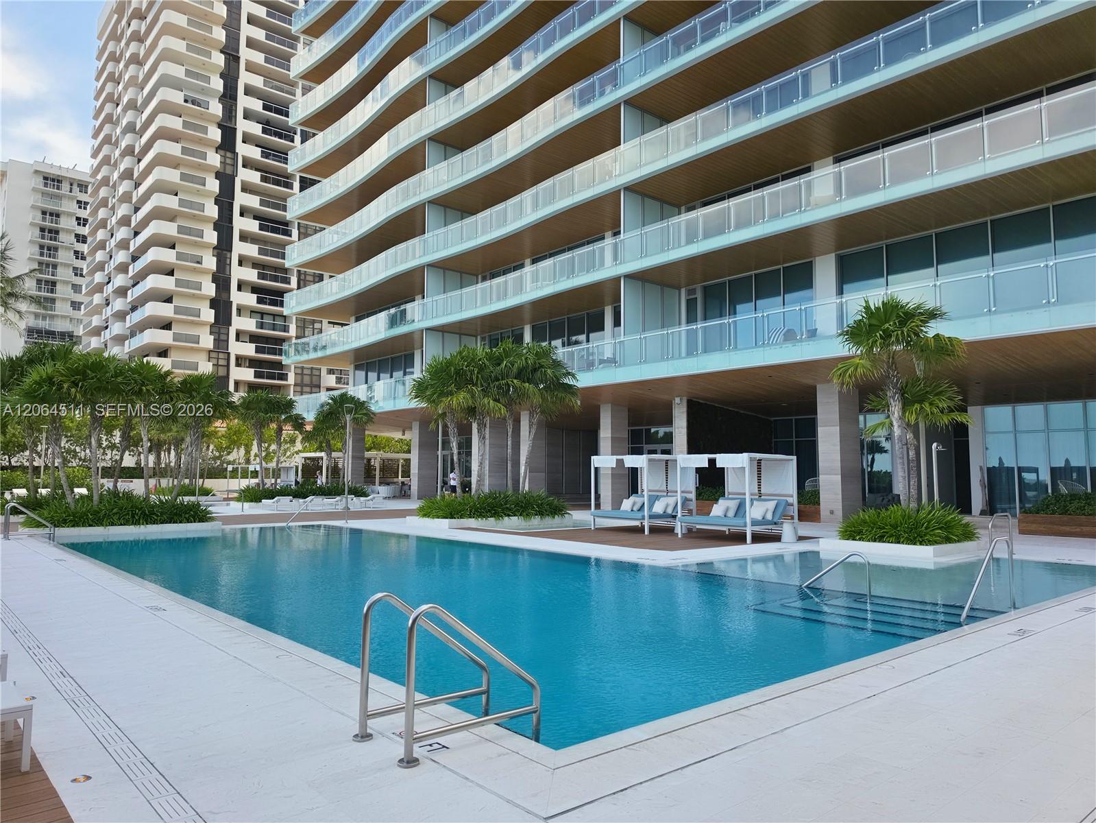 5775 Collins Ave # 405