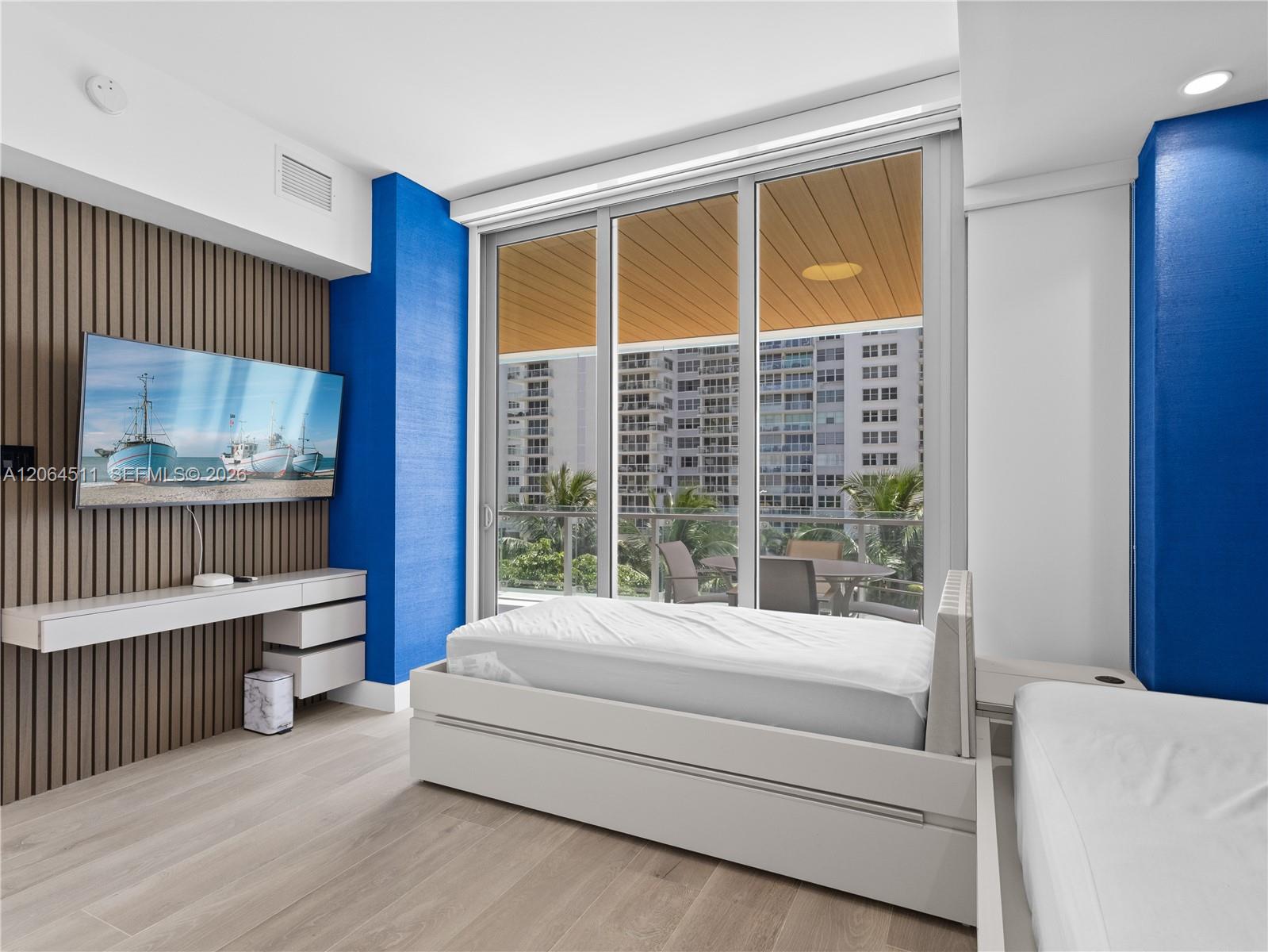 5775 Collins Ave # 405
