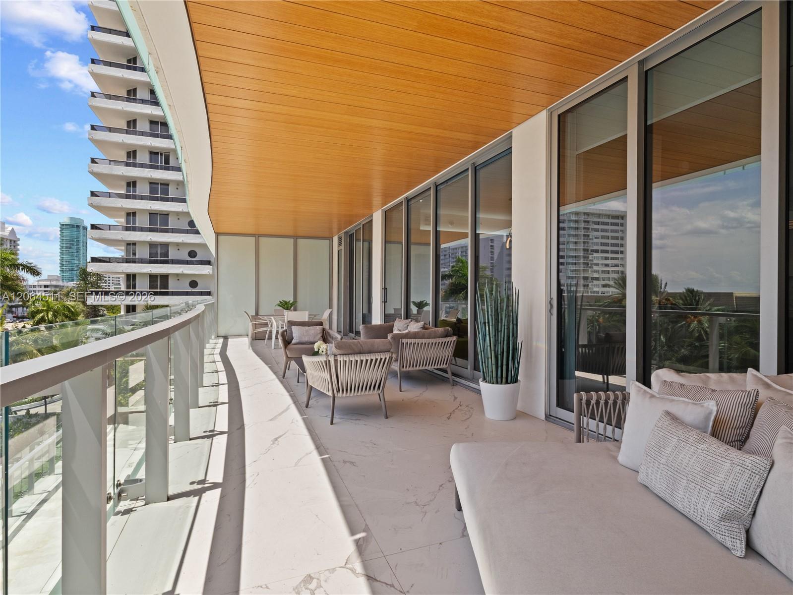 5775 Collins Ave # 405
