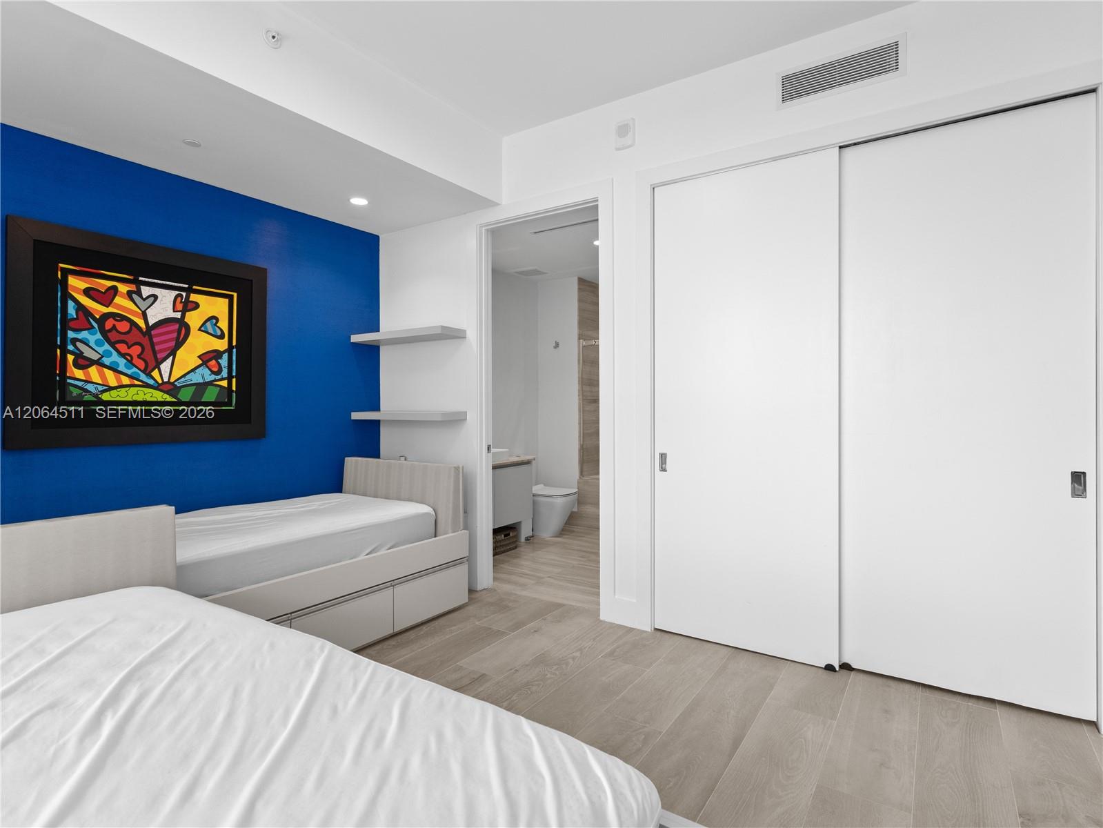 5775 Collins Ave # 405