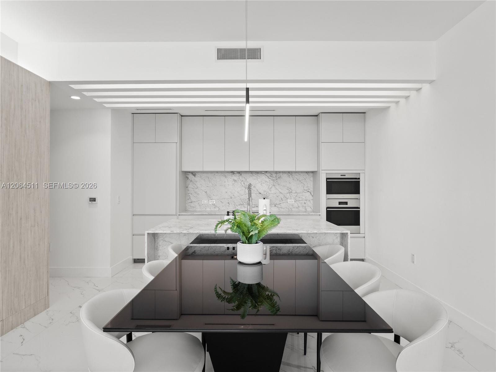 5775 Collins Ave # 405