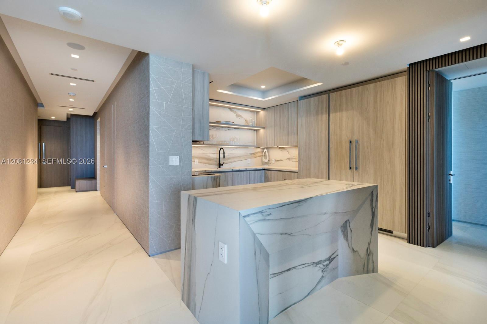 100 S Pointe Dr # 2409