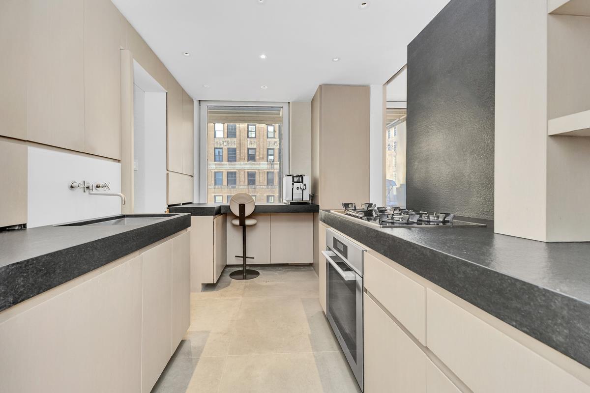 30 E 85th Street 12/13BD