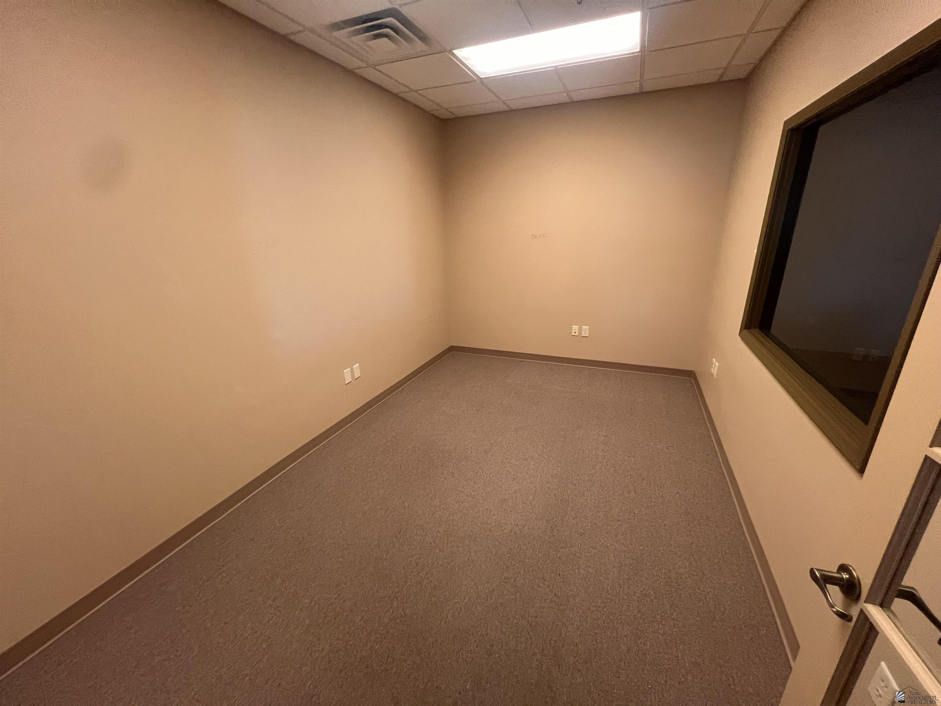 3031 E 42 Dr