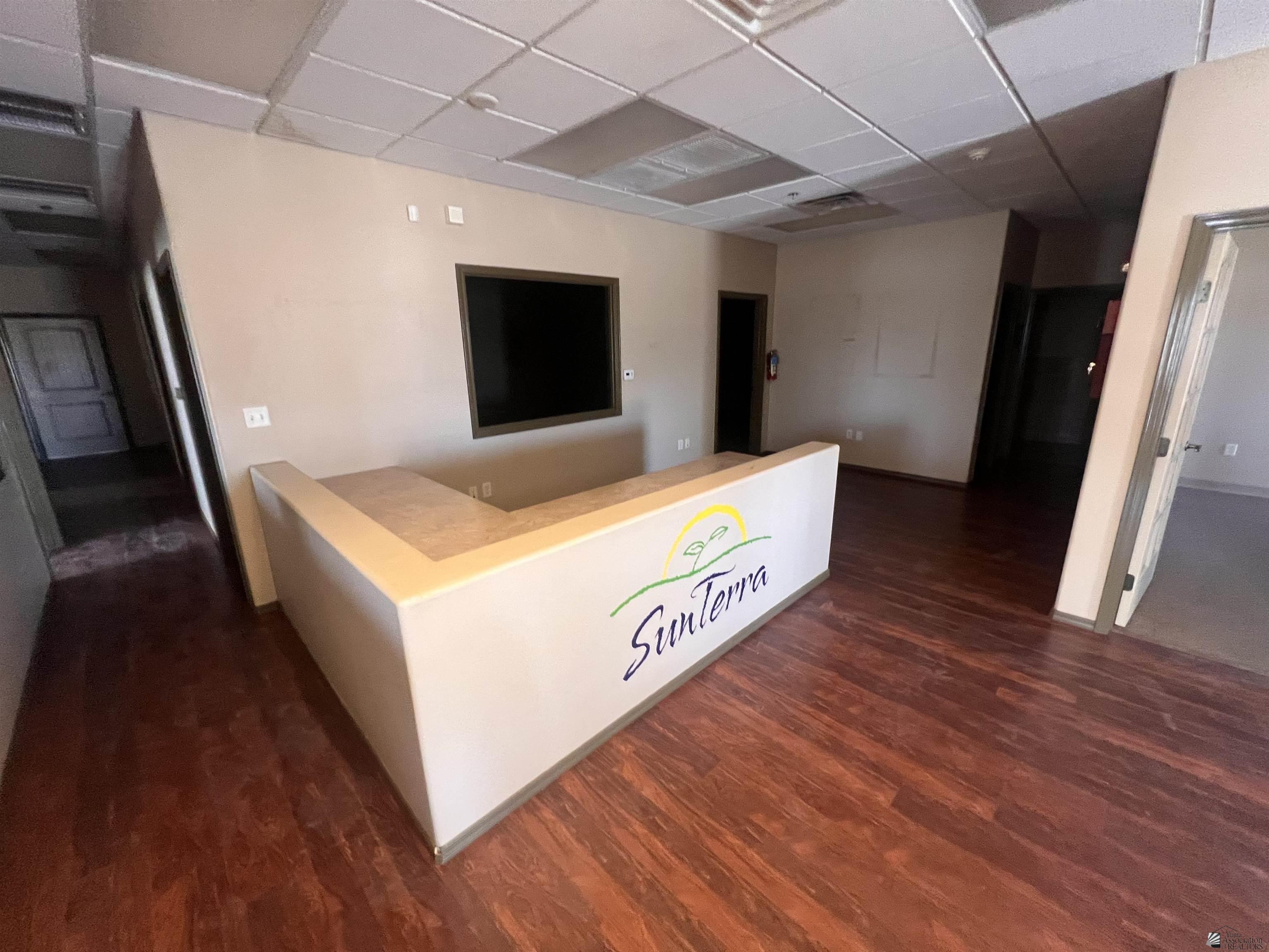 3031 E 42 Dr