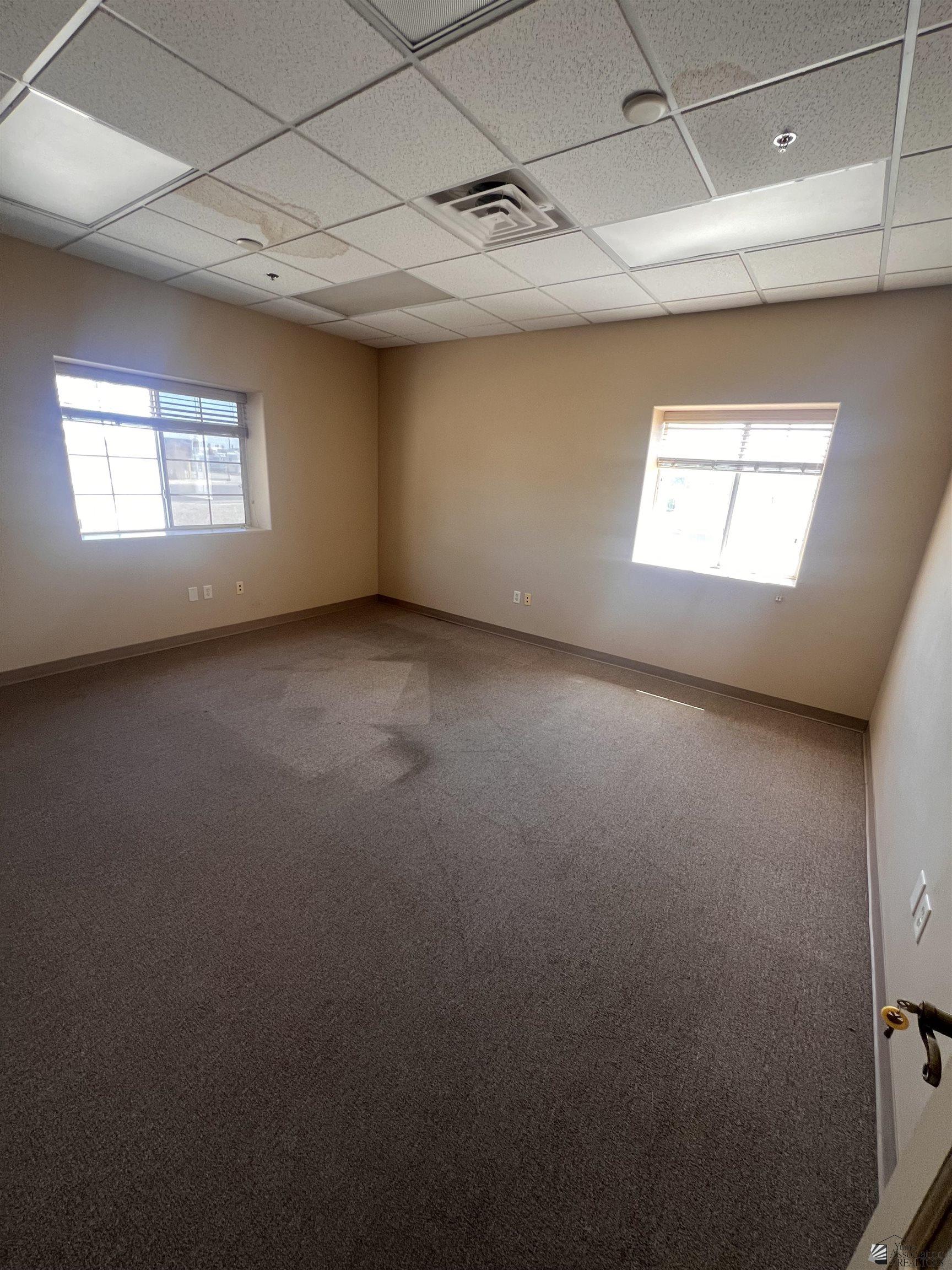 3031 E 42 Dr