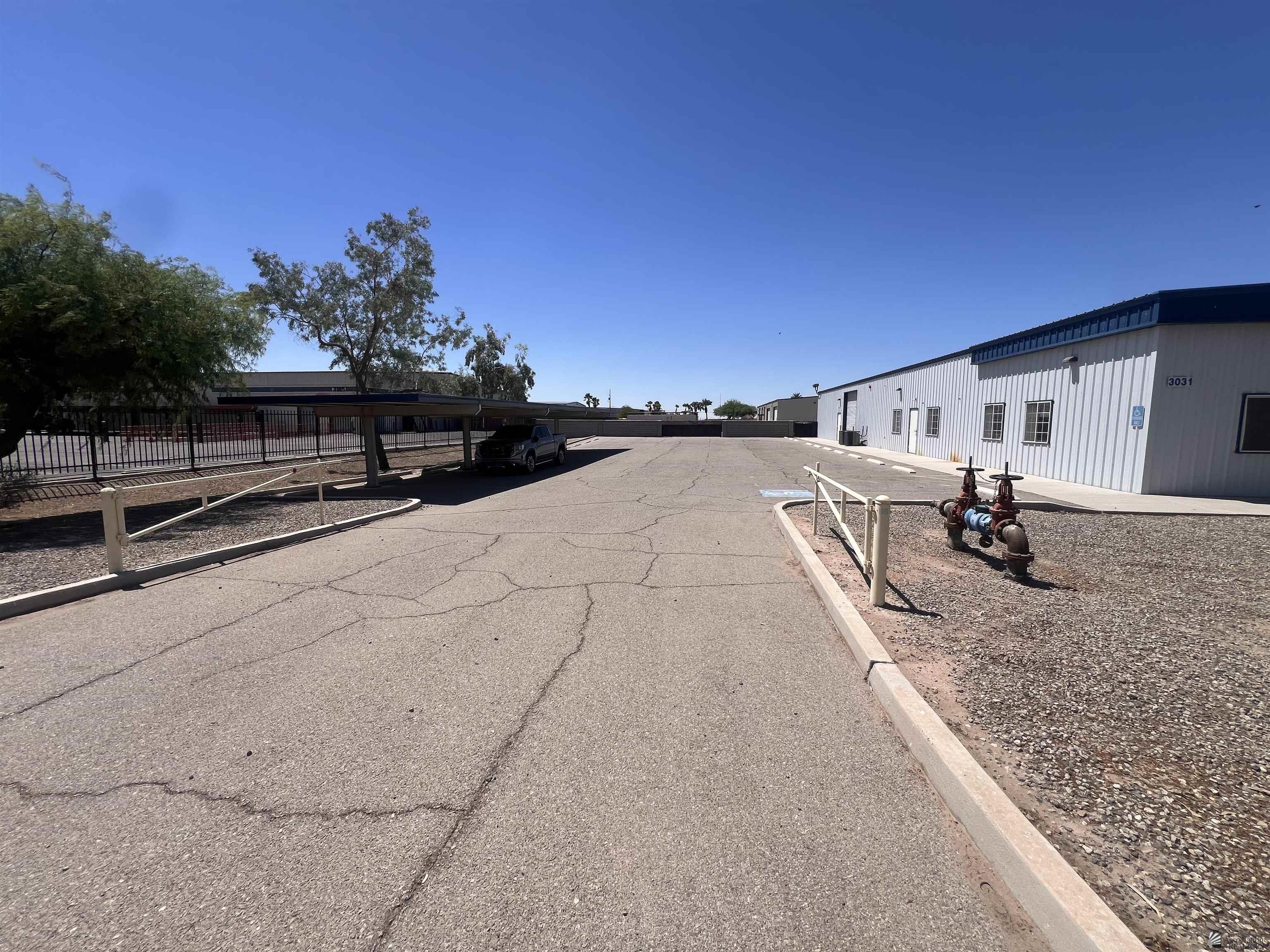 3031 E 42 Dr