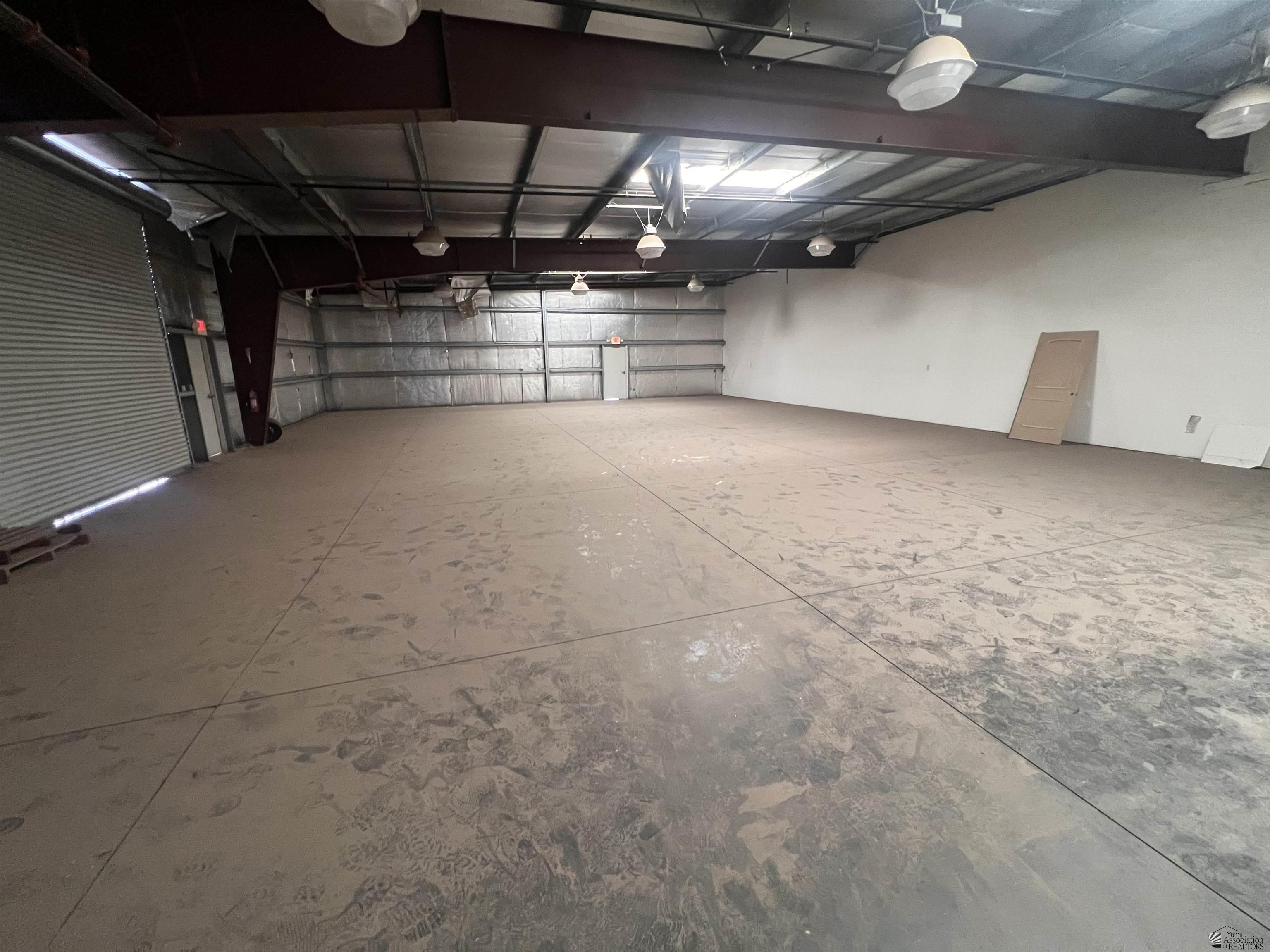 3031 E 42 Dr
