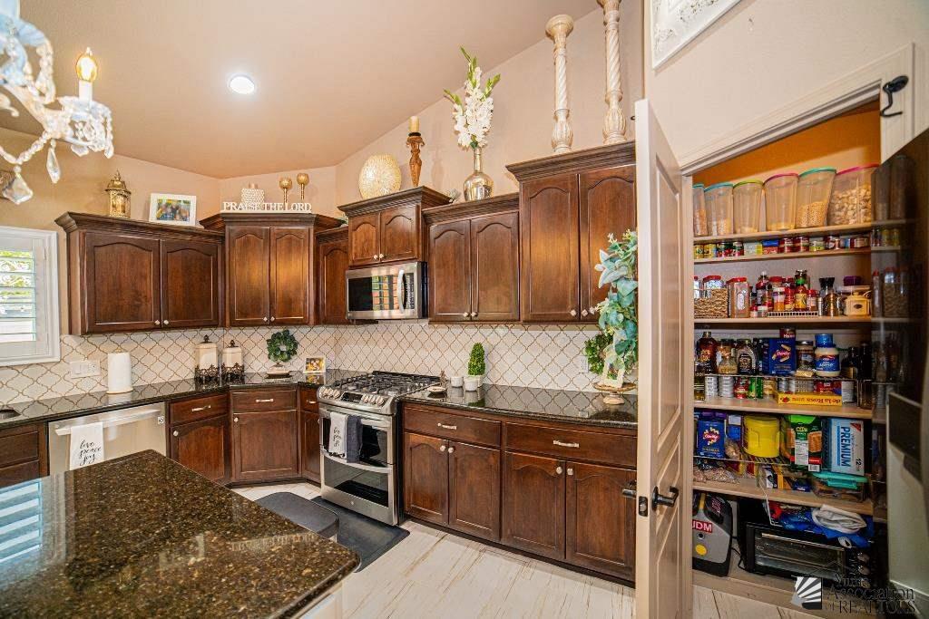 2237 S 46 Way