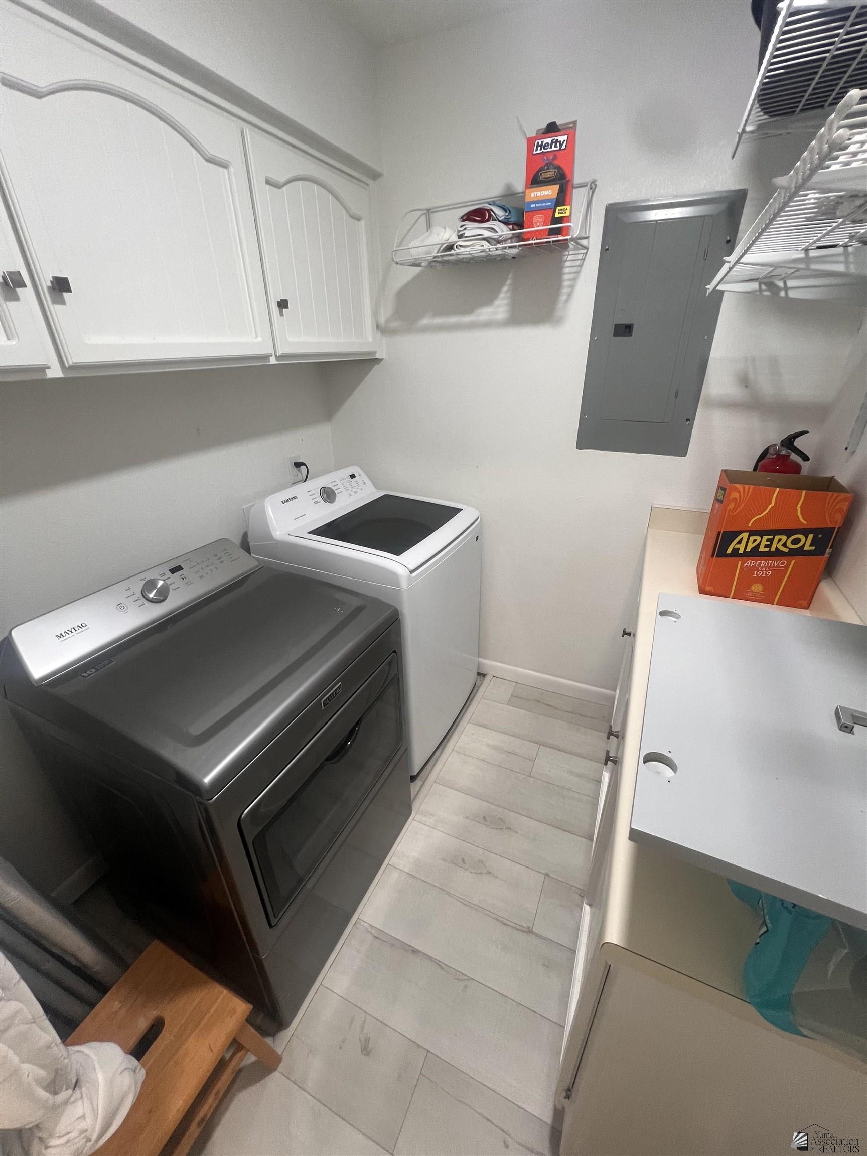 1156 W 36 St