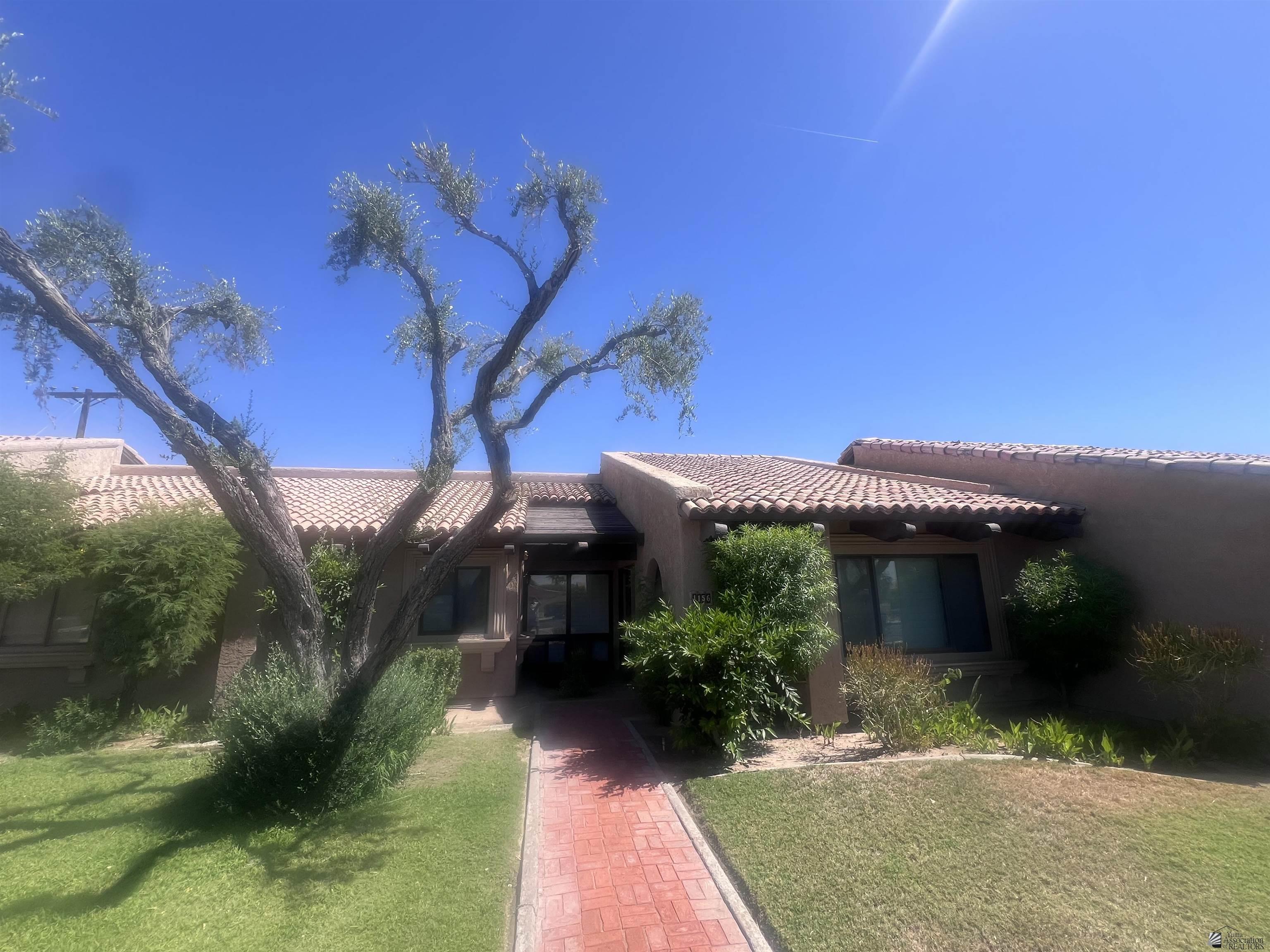 1156 W 36 St