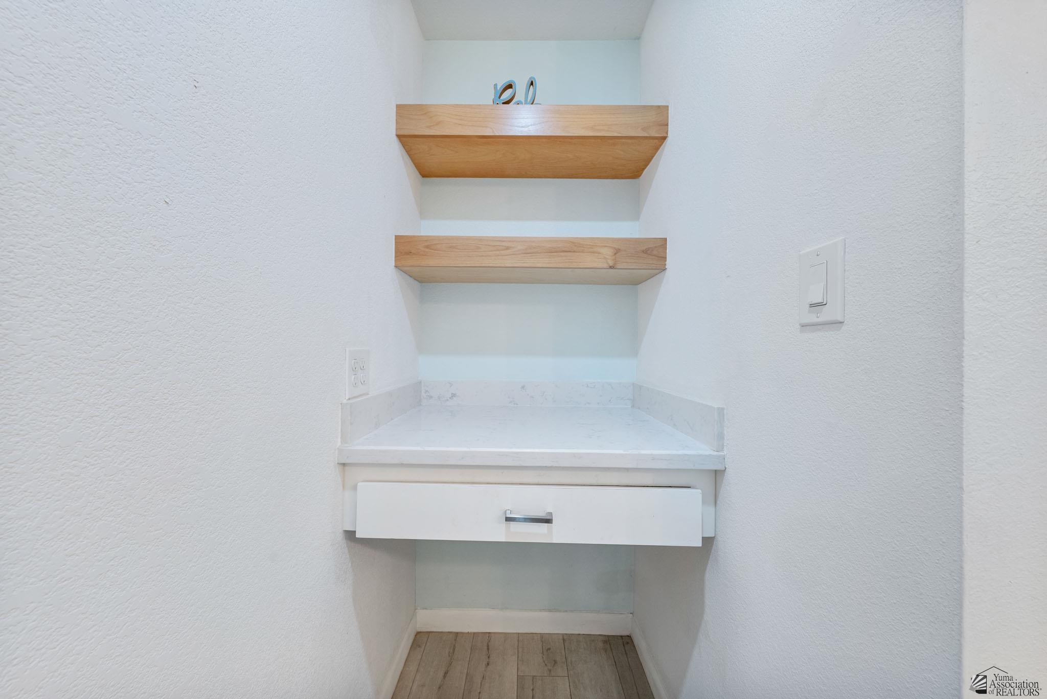 1156 W 36 St