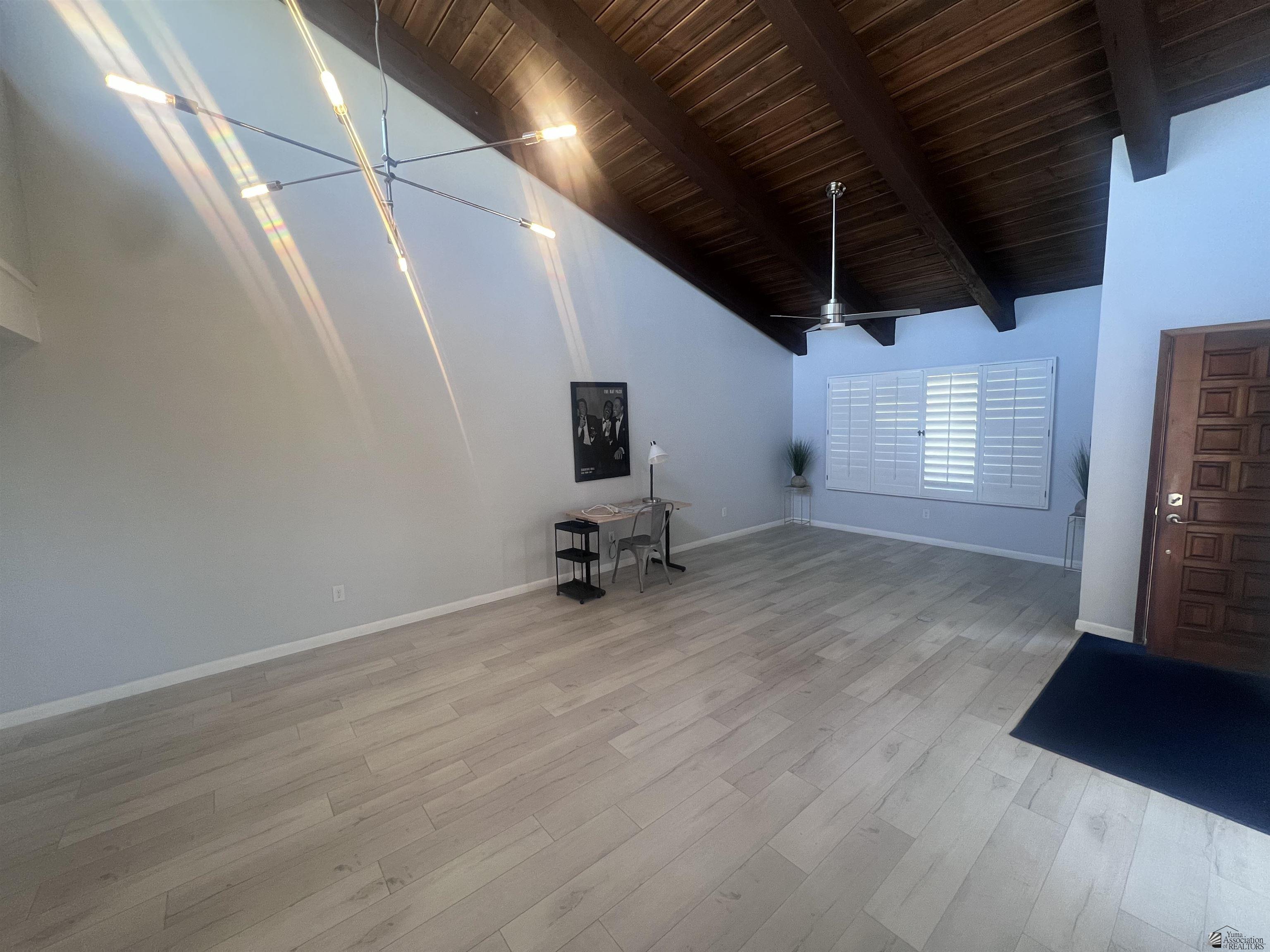 1156 W 36 St