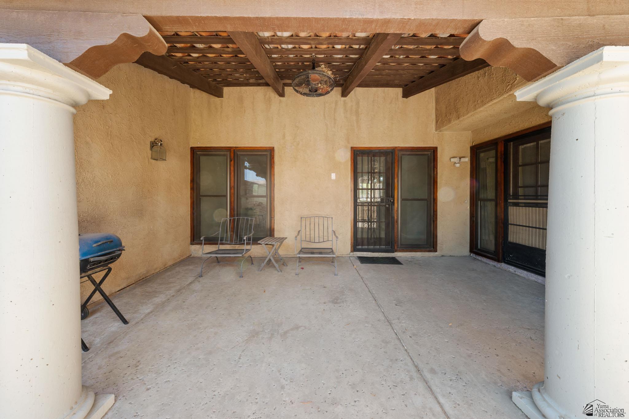 1156 W 36 St