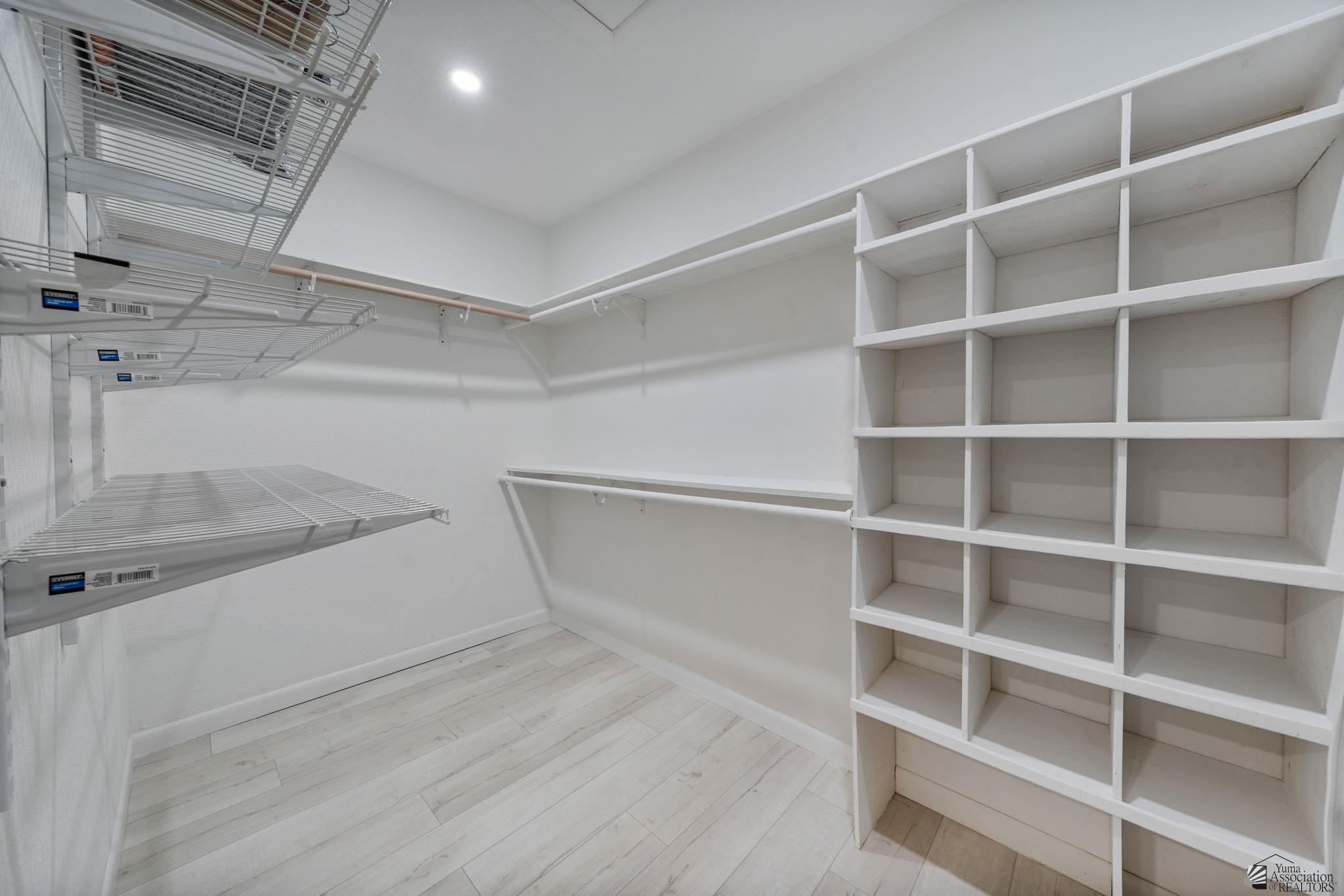 1156 W 36 St