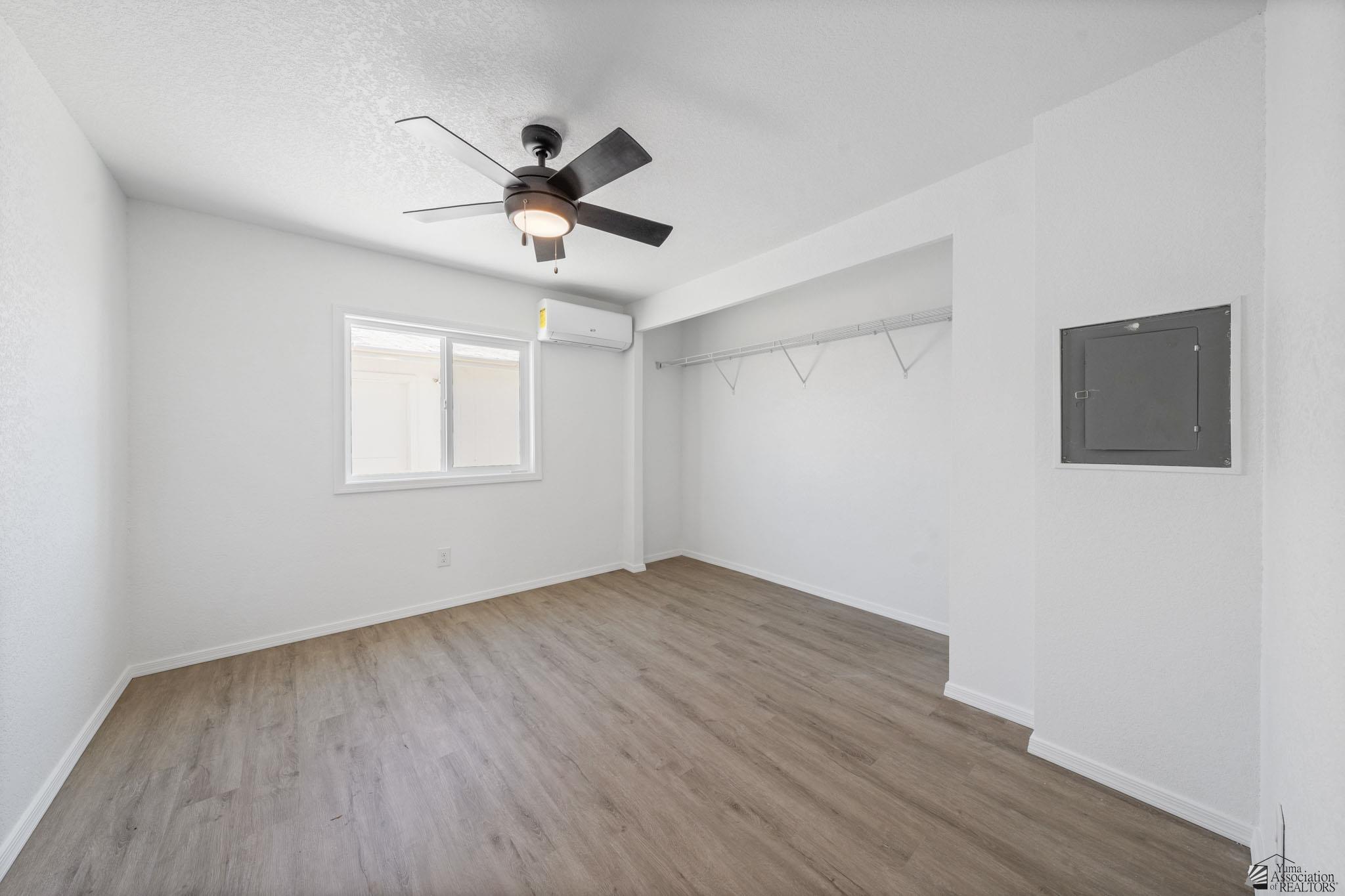 13603 E 47 Ln