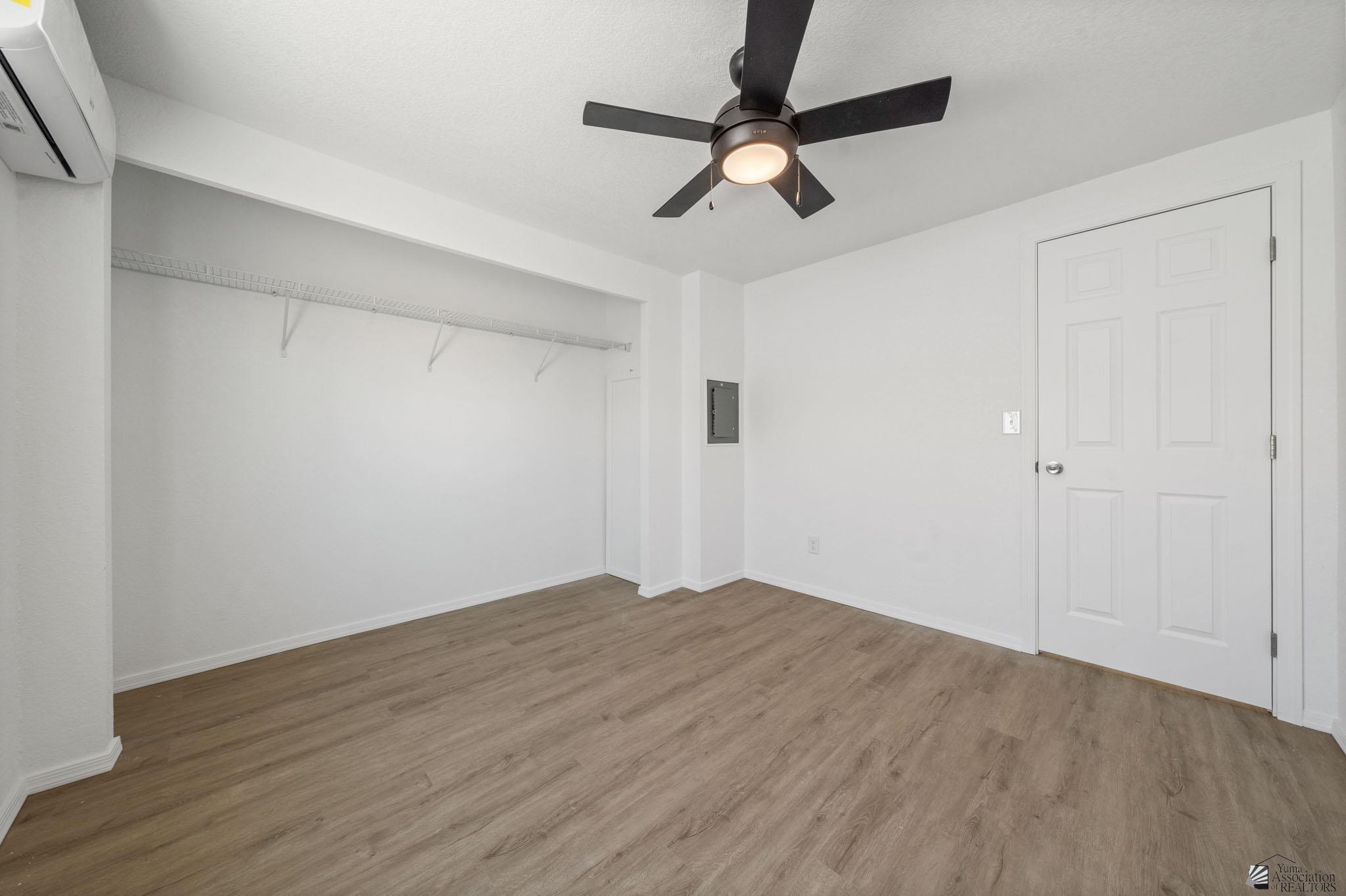13603 E 47 Ln