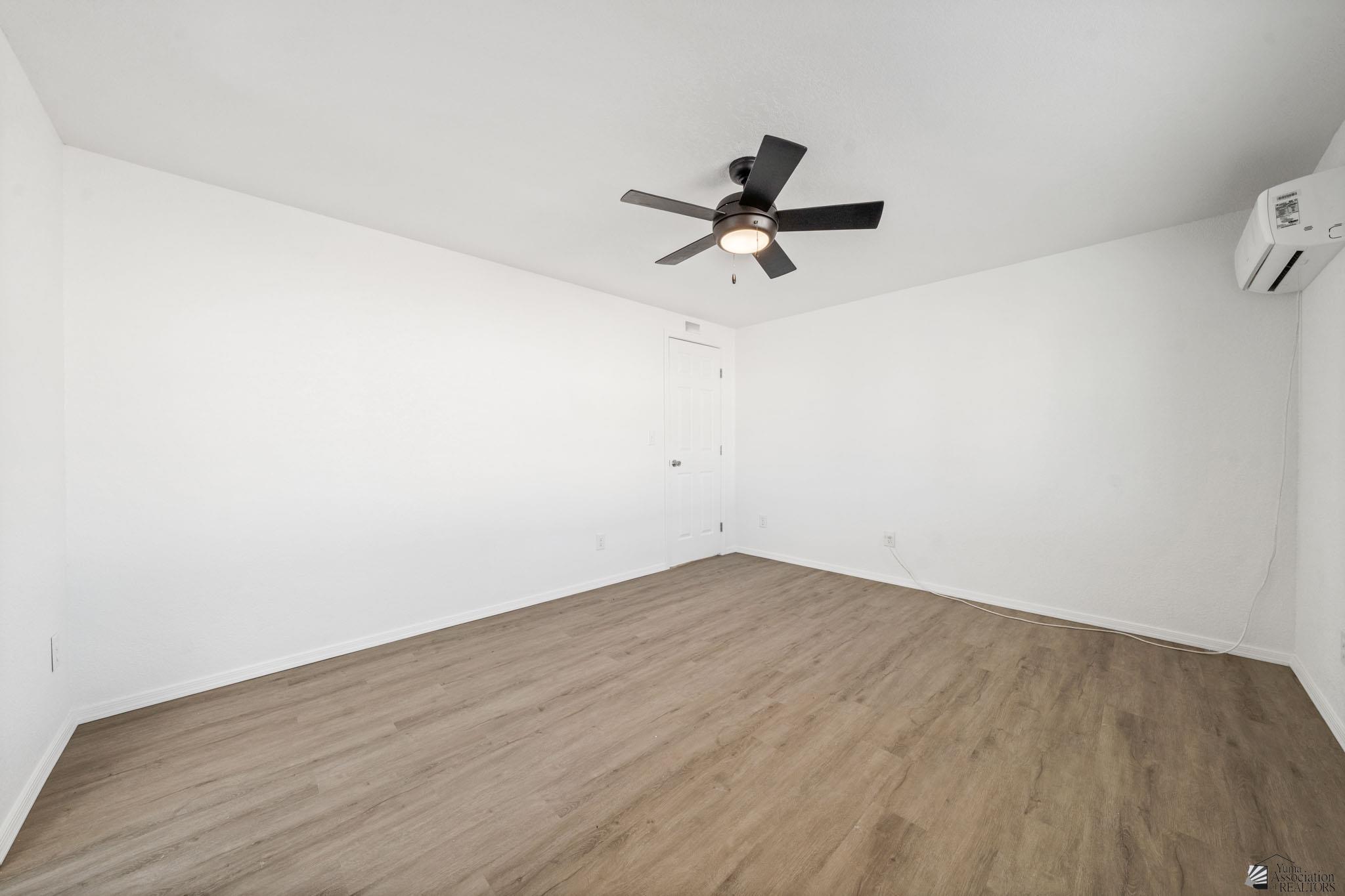 13603 E 47 Ln