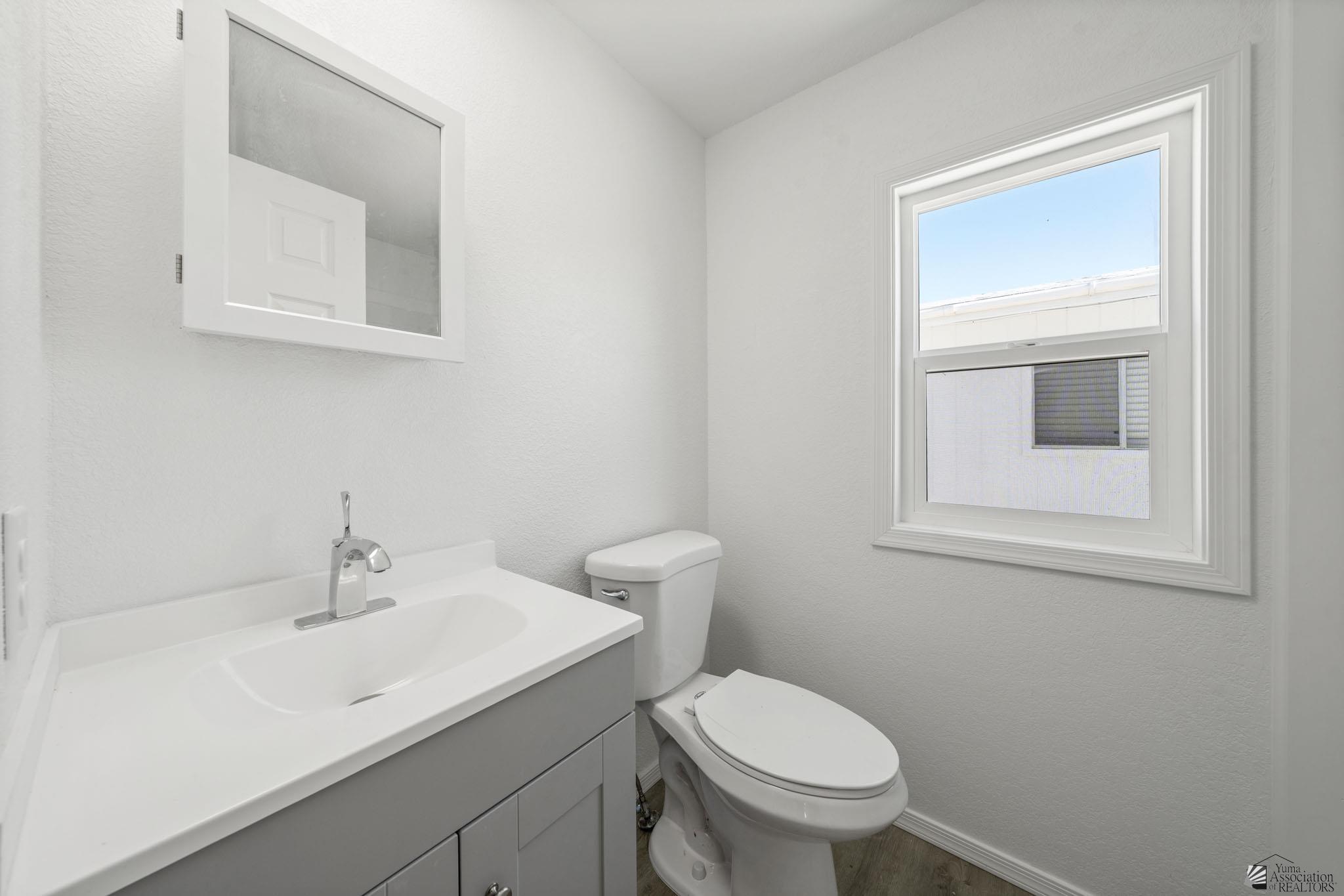 13603 E 47 Ln