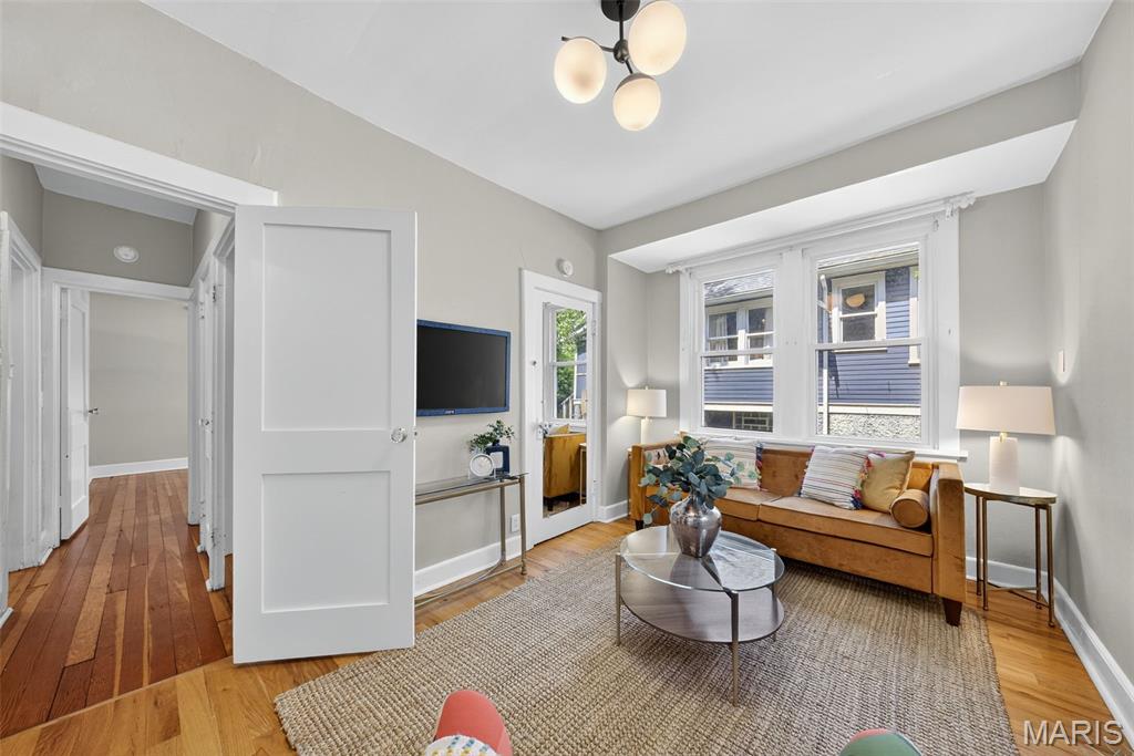 837 Tuxedo Boulevard