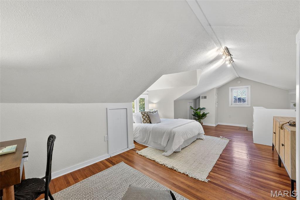 837 Tuxedo Boulevard