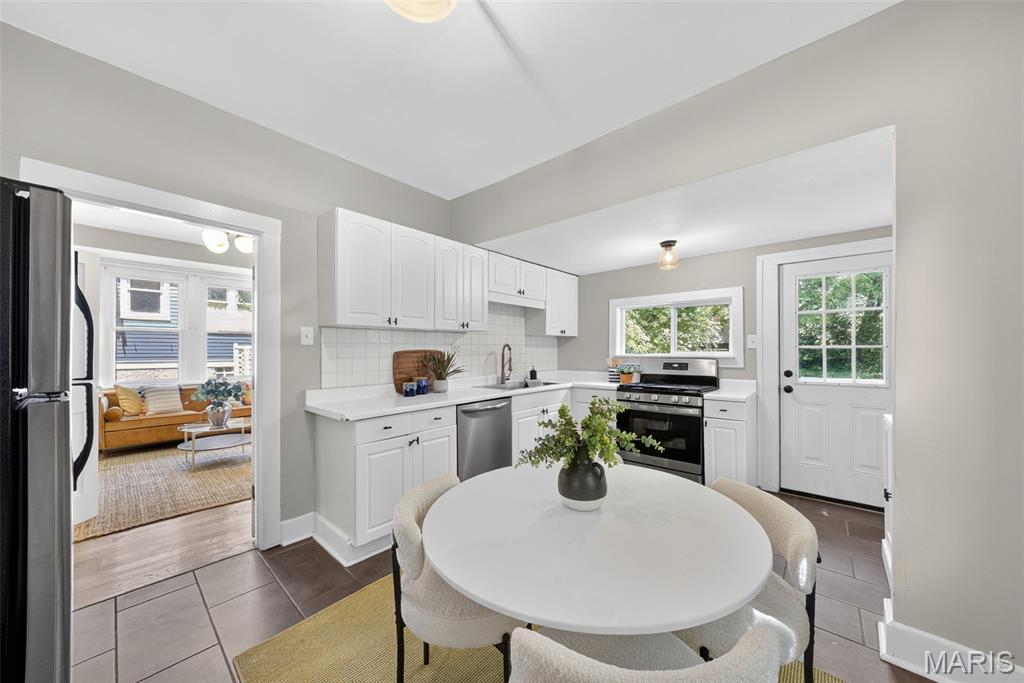 837 Tuxedo Boulevard