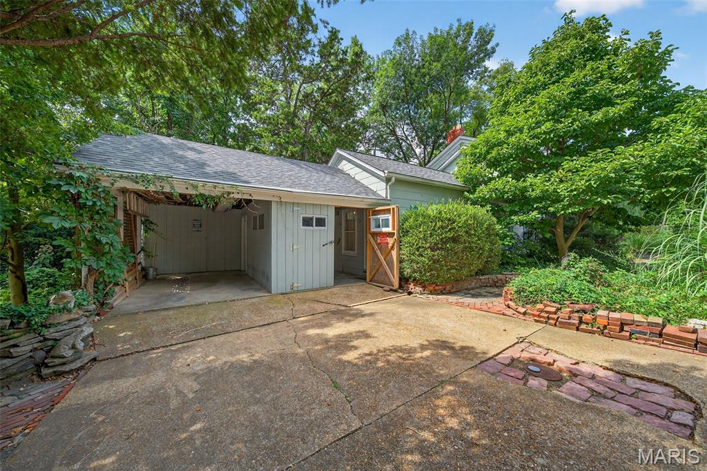 400 S Woodlawn Avenue